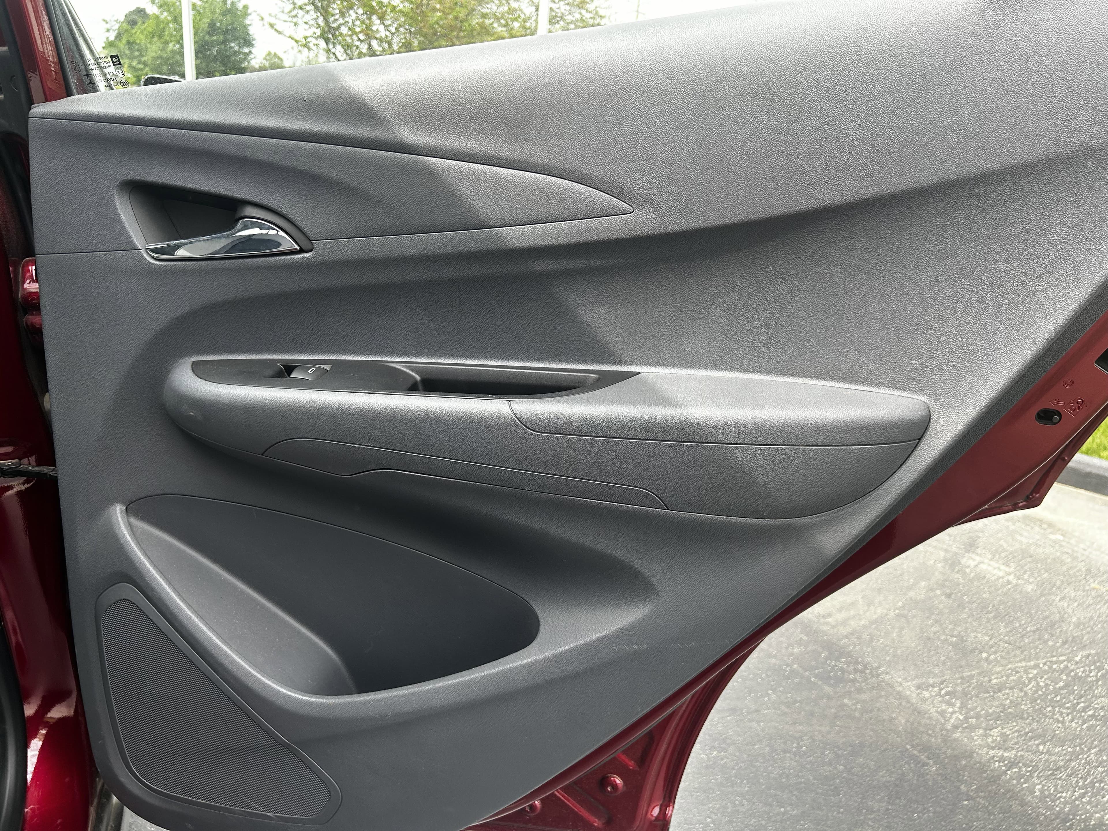 Vehicle photo 26