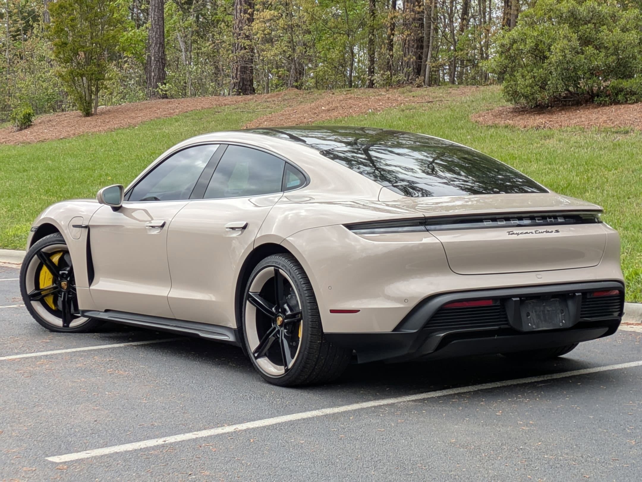 Vehicle photo 2