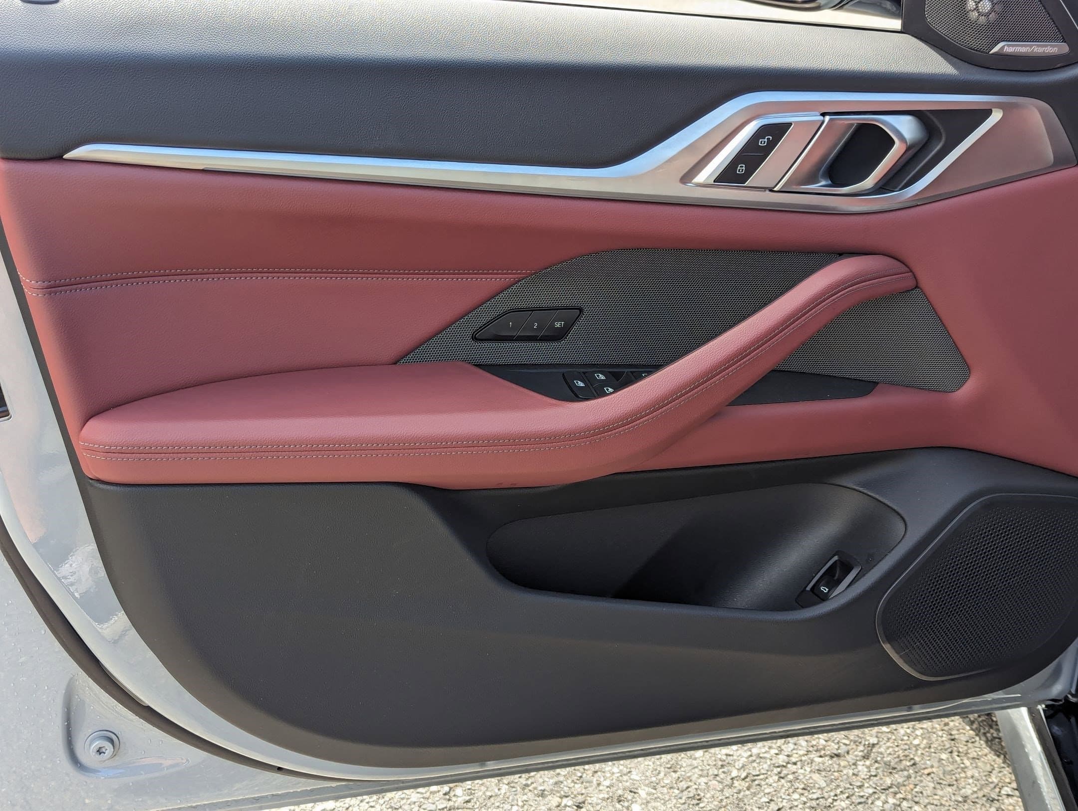 Vehicle photo 12