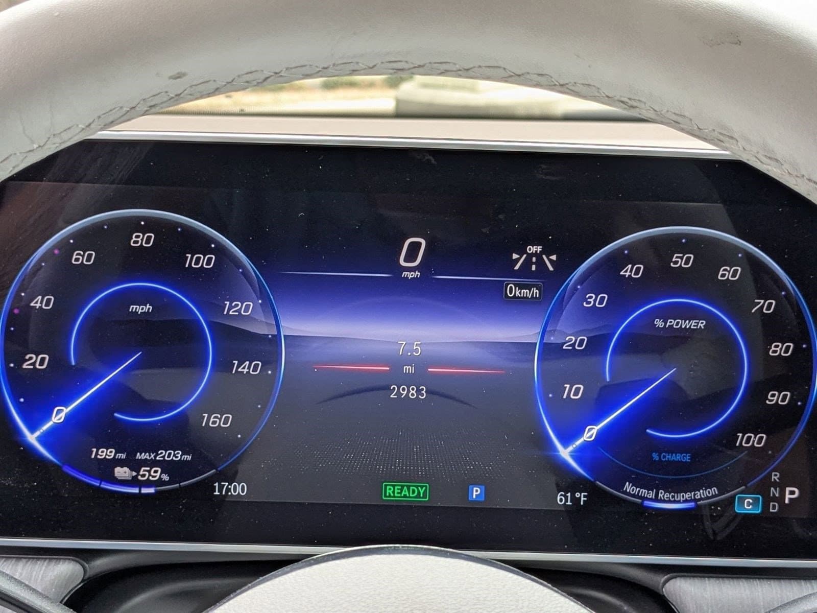Vehicle photo 17