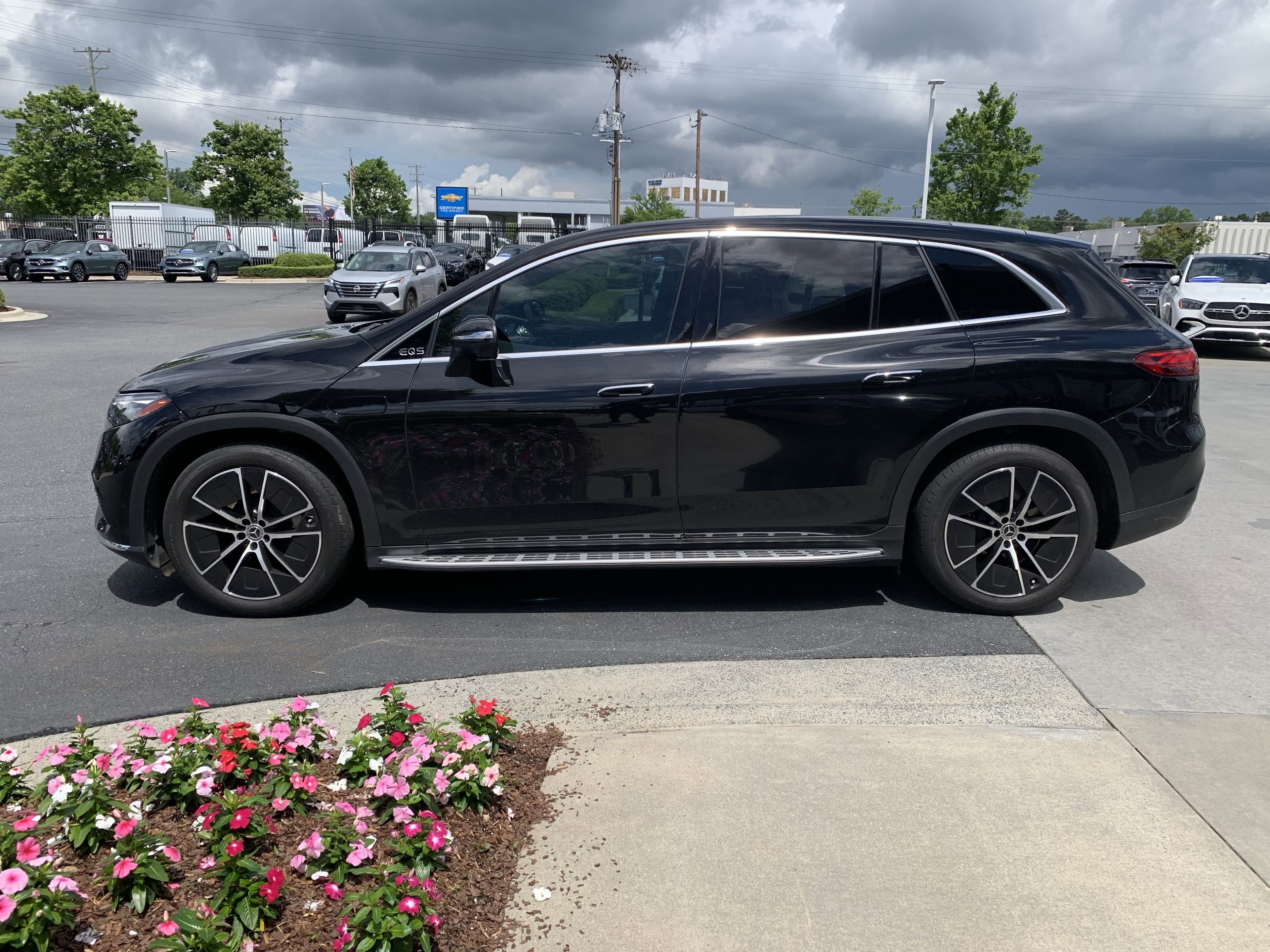 Vehicle photo 5