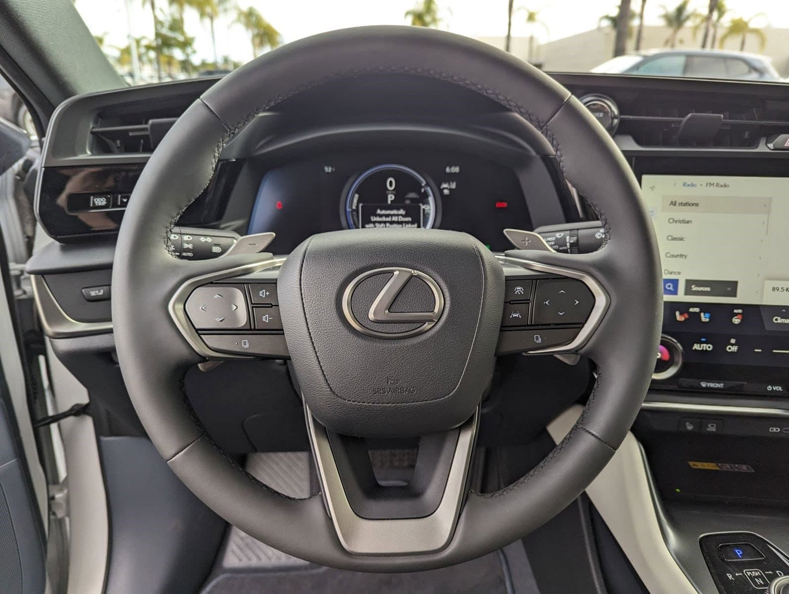 Vehicle photo 16