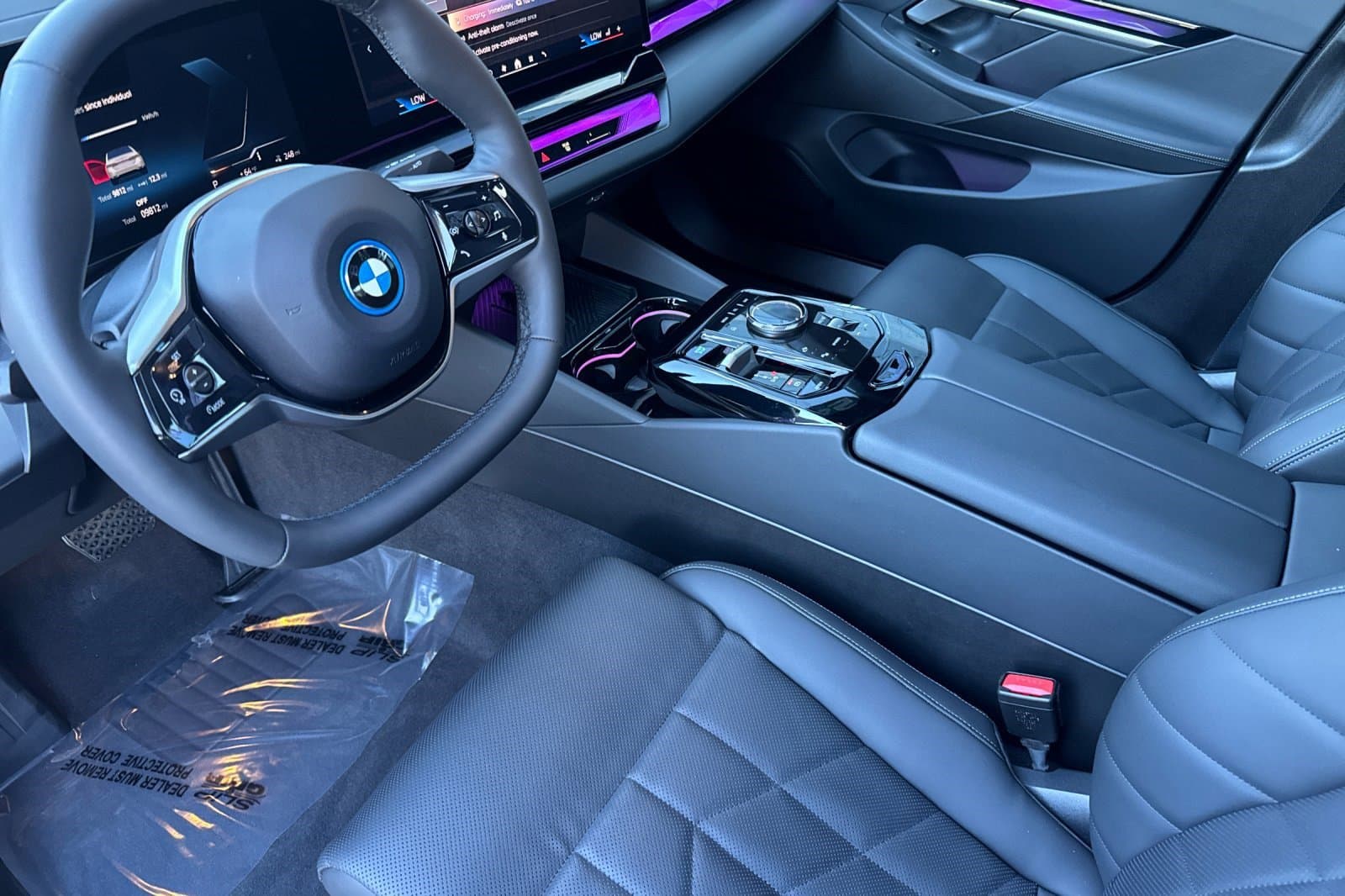 Vehicle photo 9