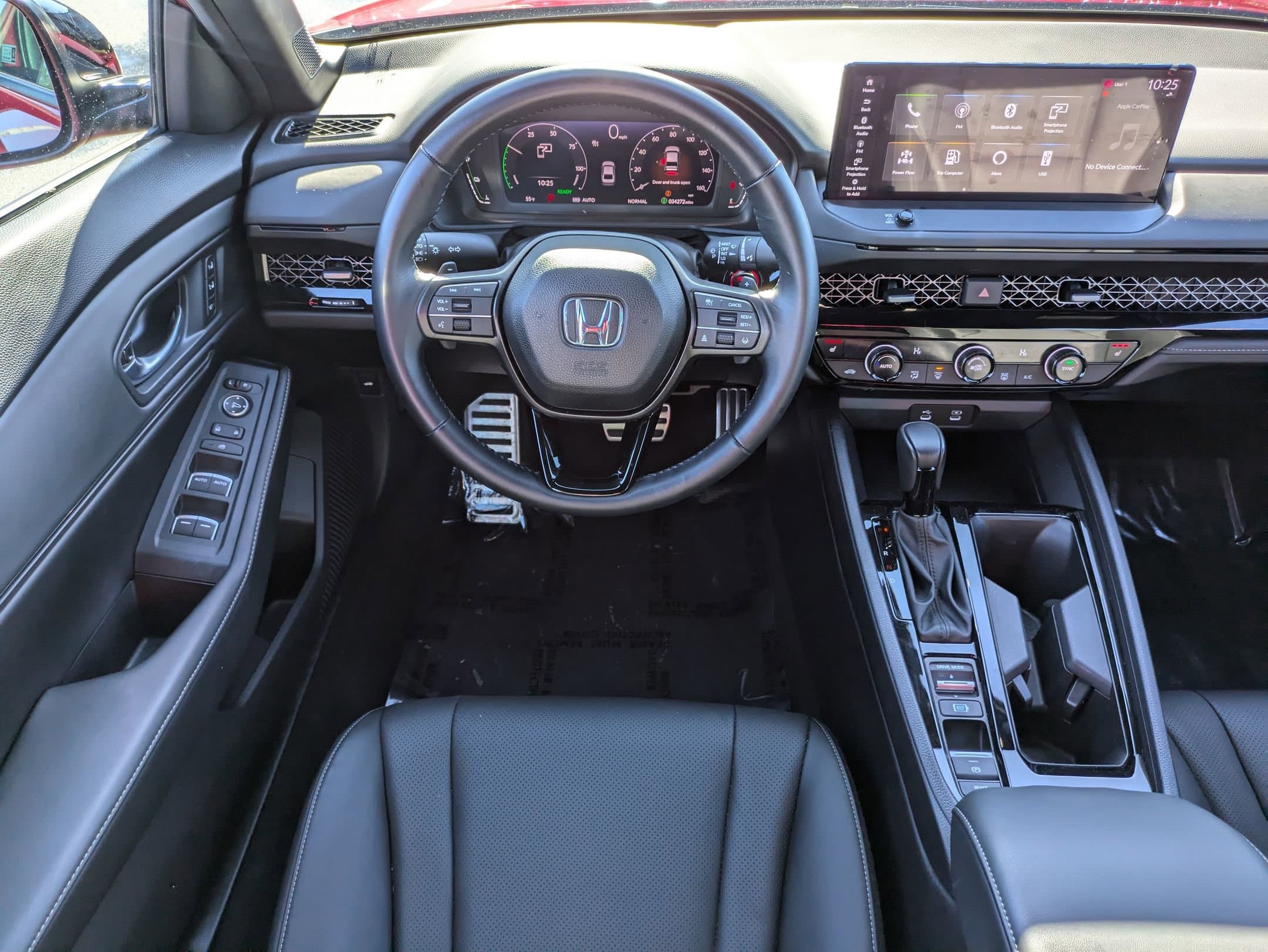 Vehicle photo 26