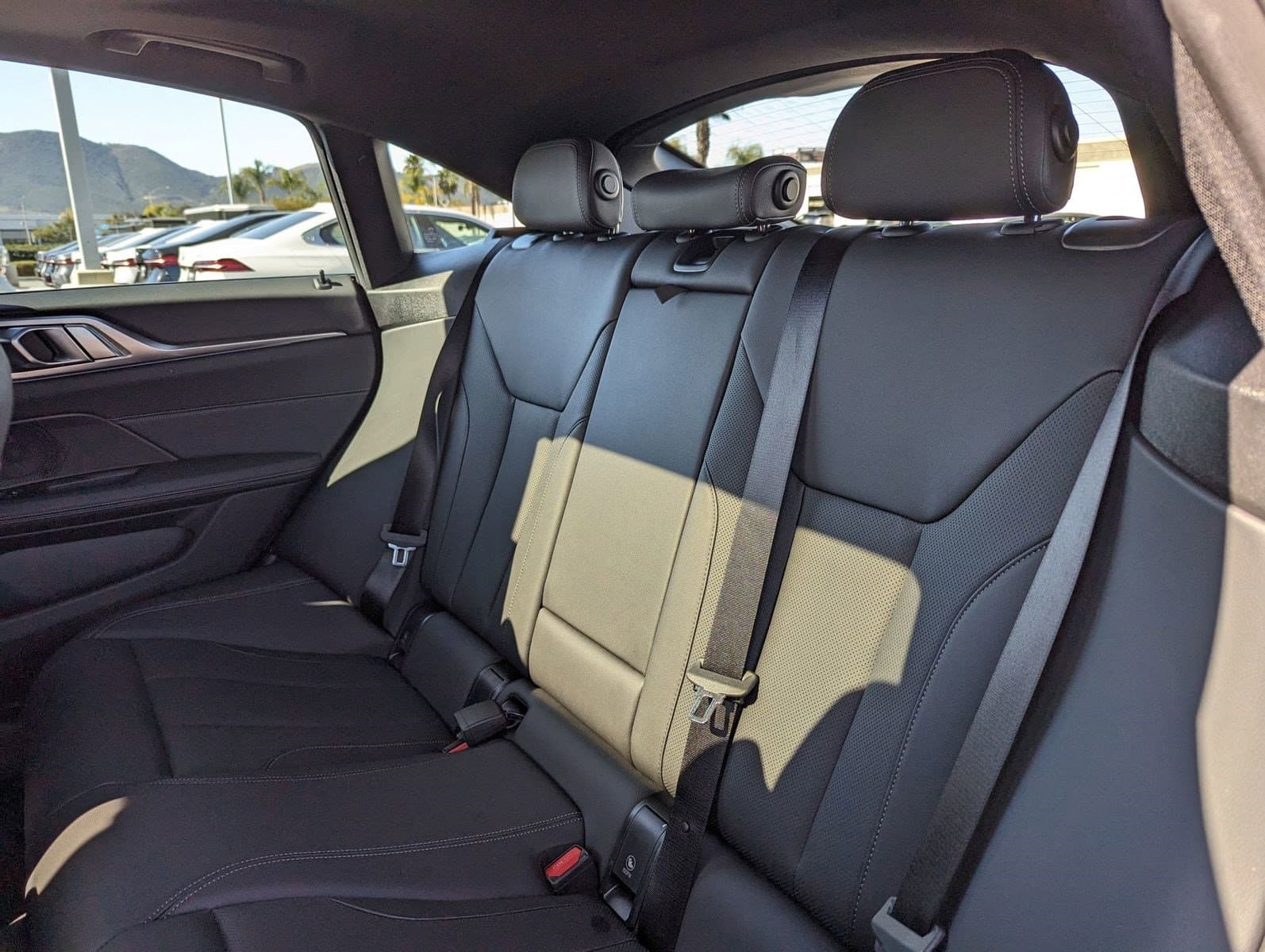 Vehicle photo 30