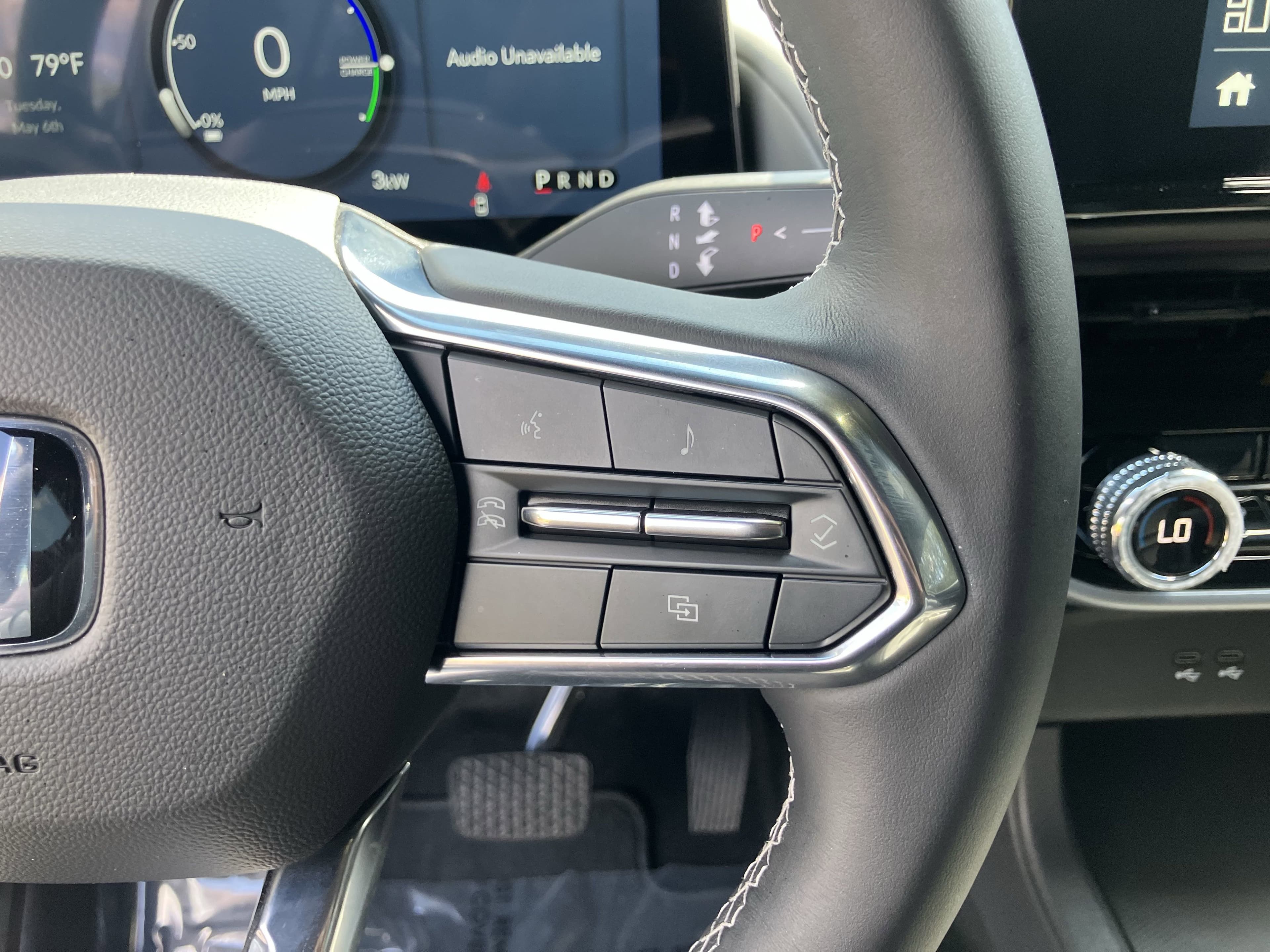 Vehicle photo 21
