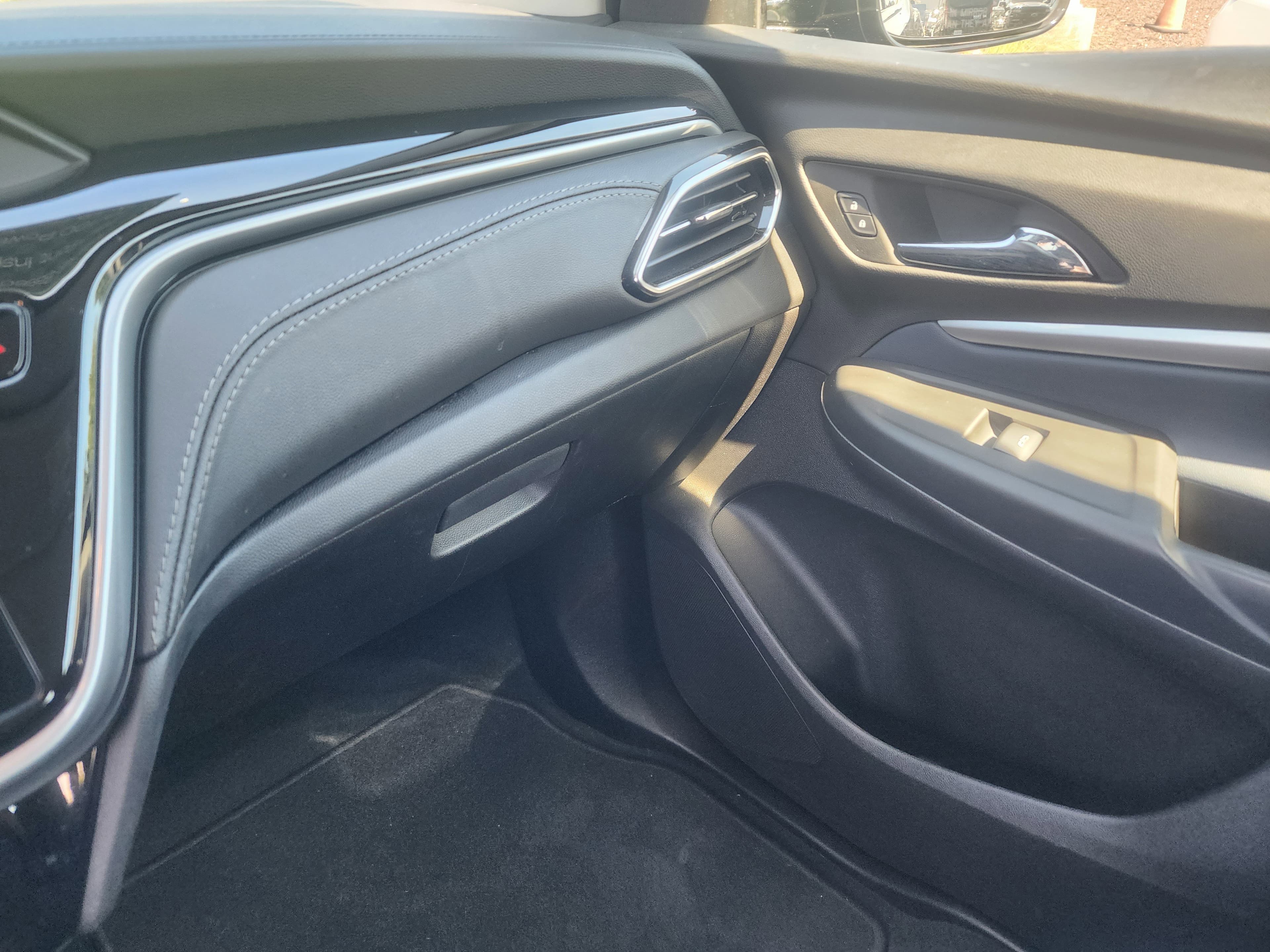 Vehicle photo 33