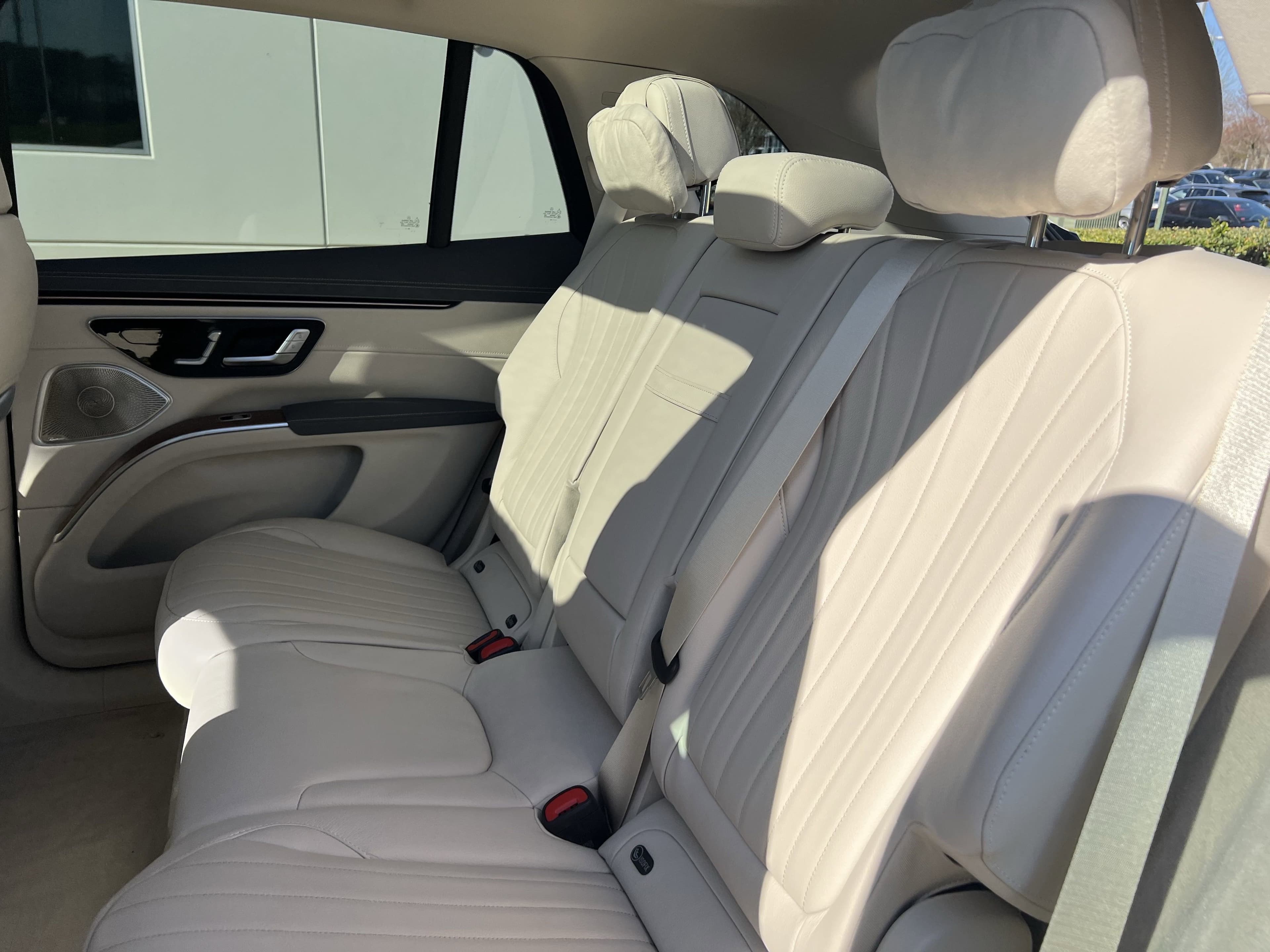 Vehicle photo 31