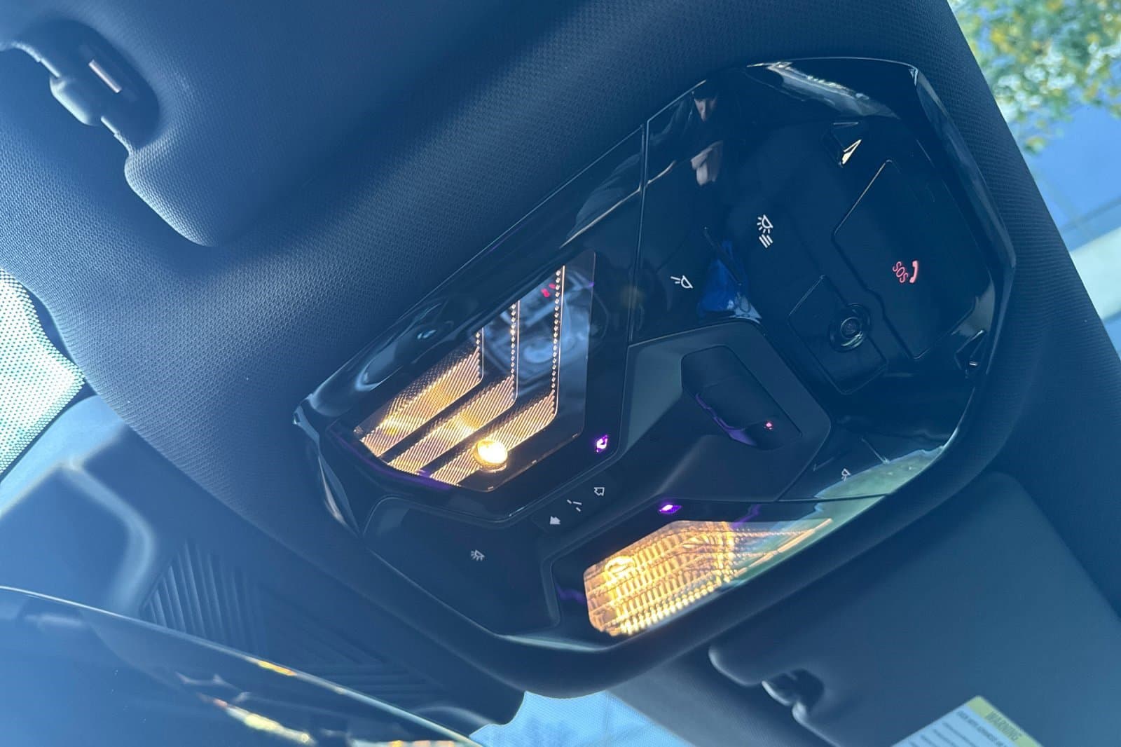 Vehicle photo 21