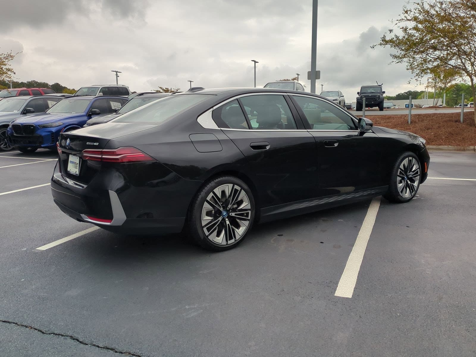 Vehicle photo 8