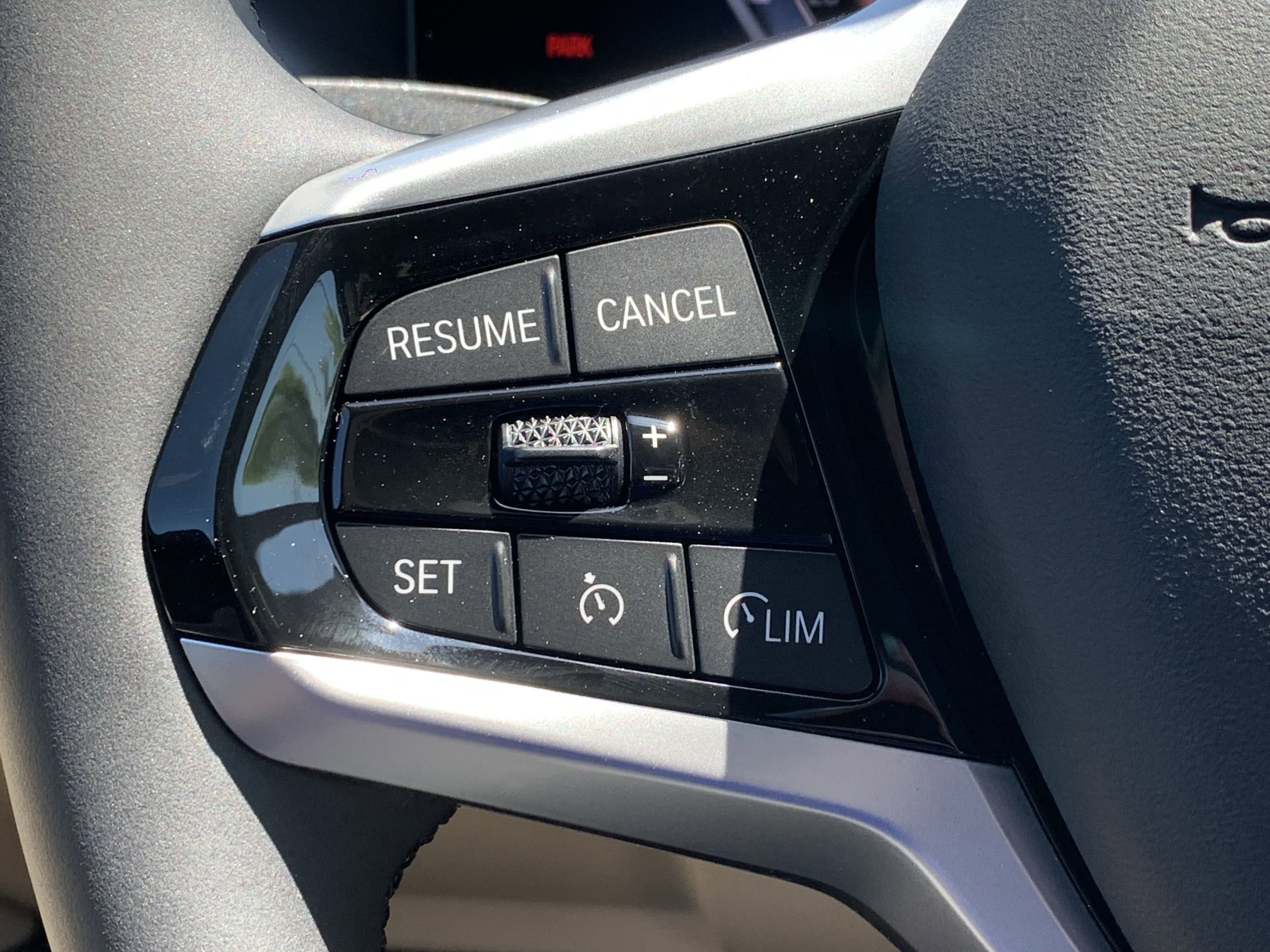 Vehicle photo 18