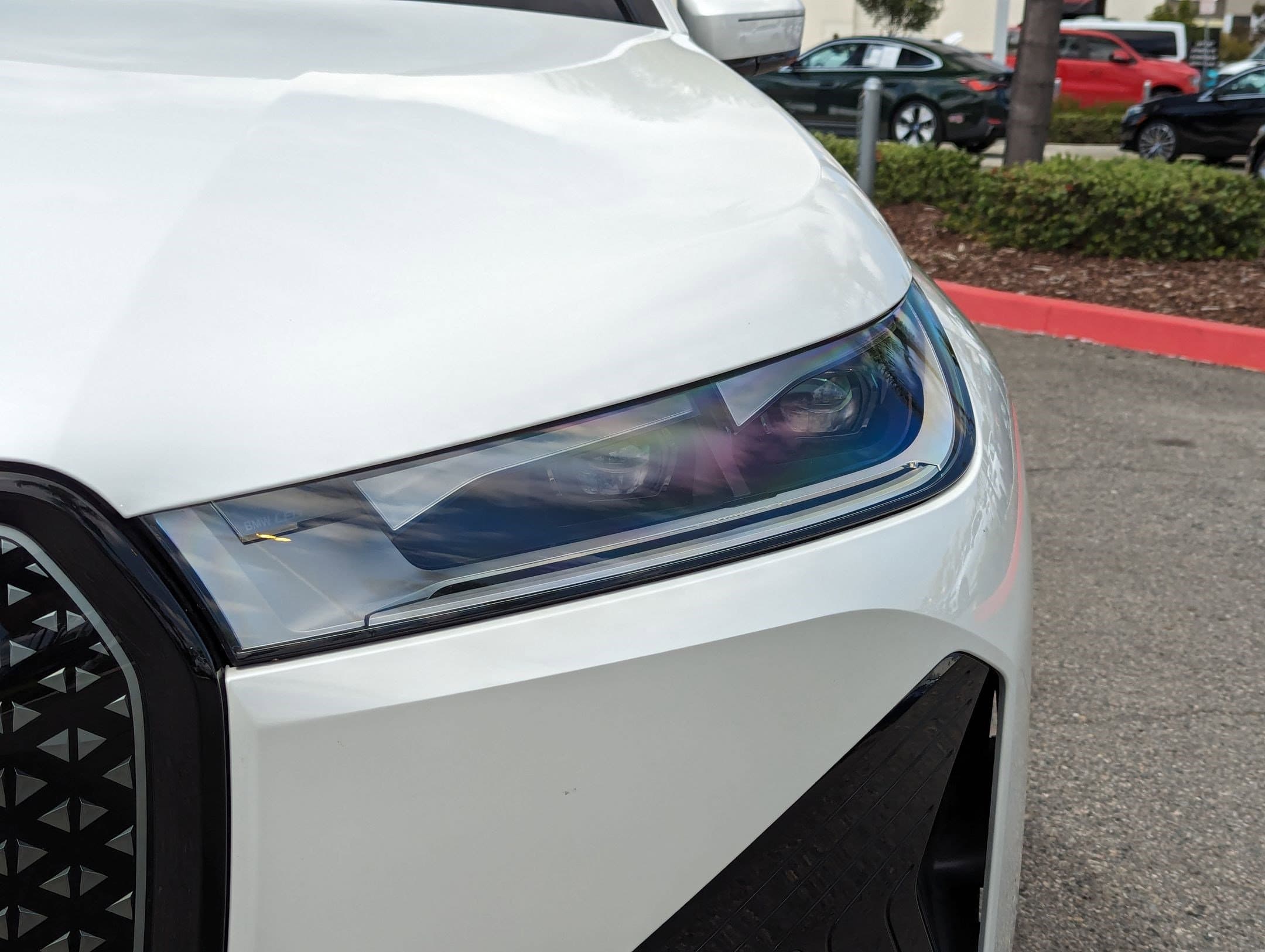 Vehicle photo 4