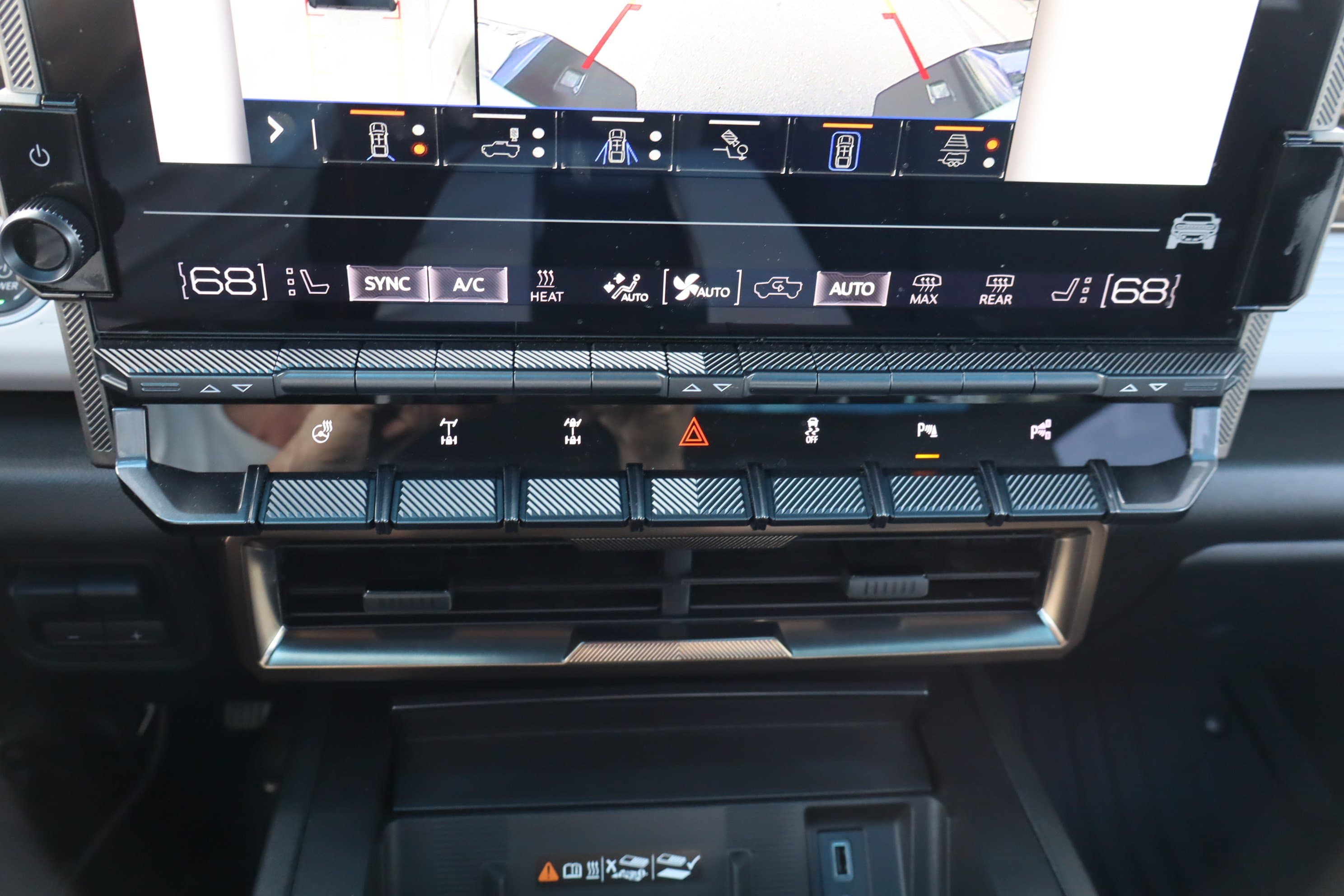 Vehicle photo 31