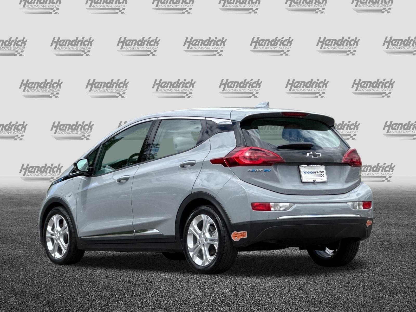 Vehicle photo 5
