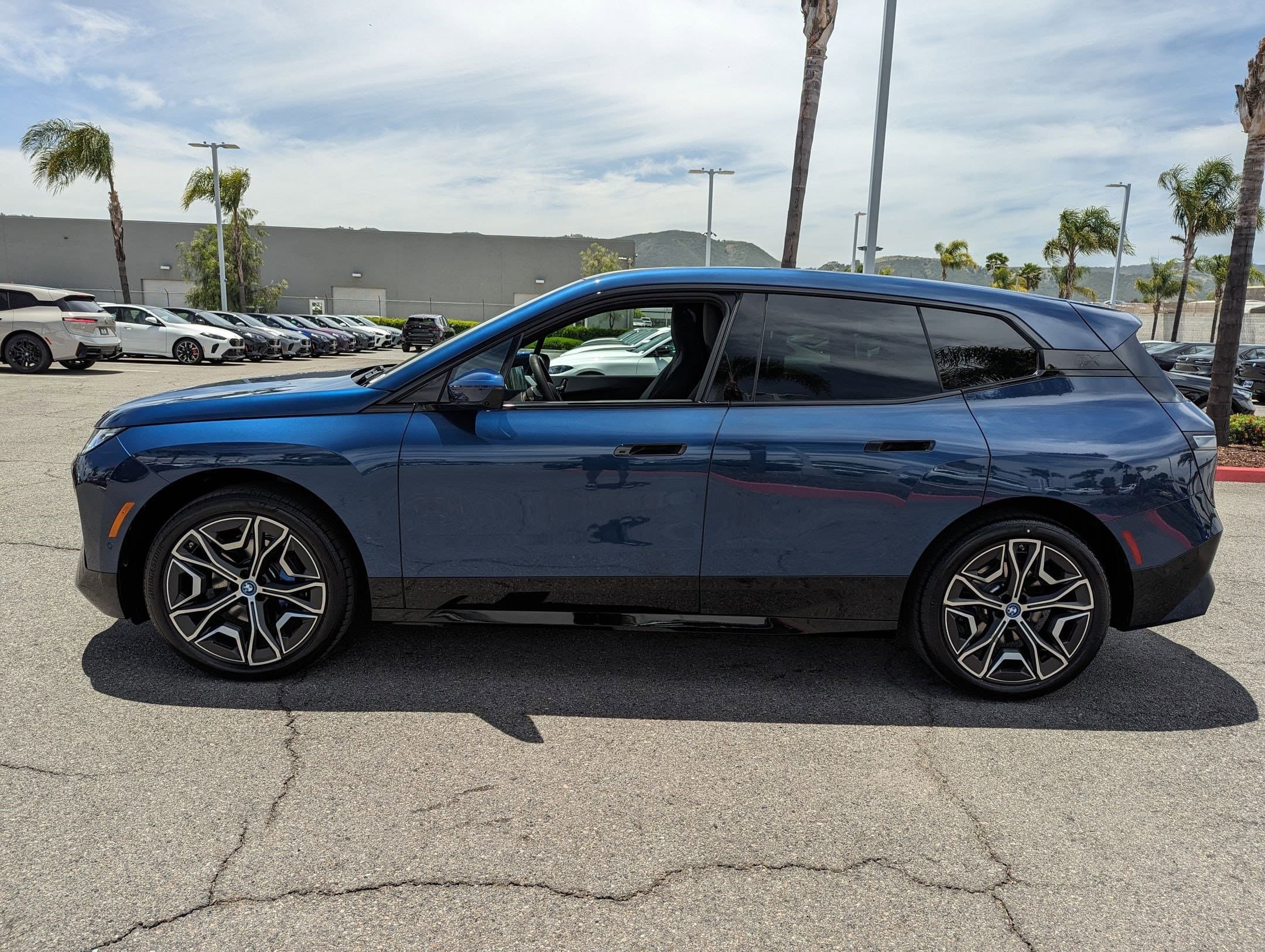 Vehicle photo 5