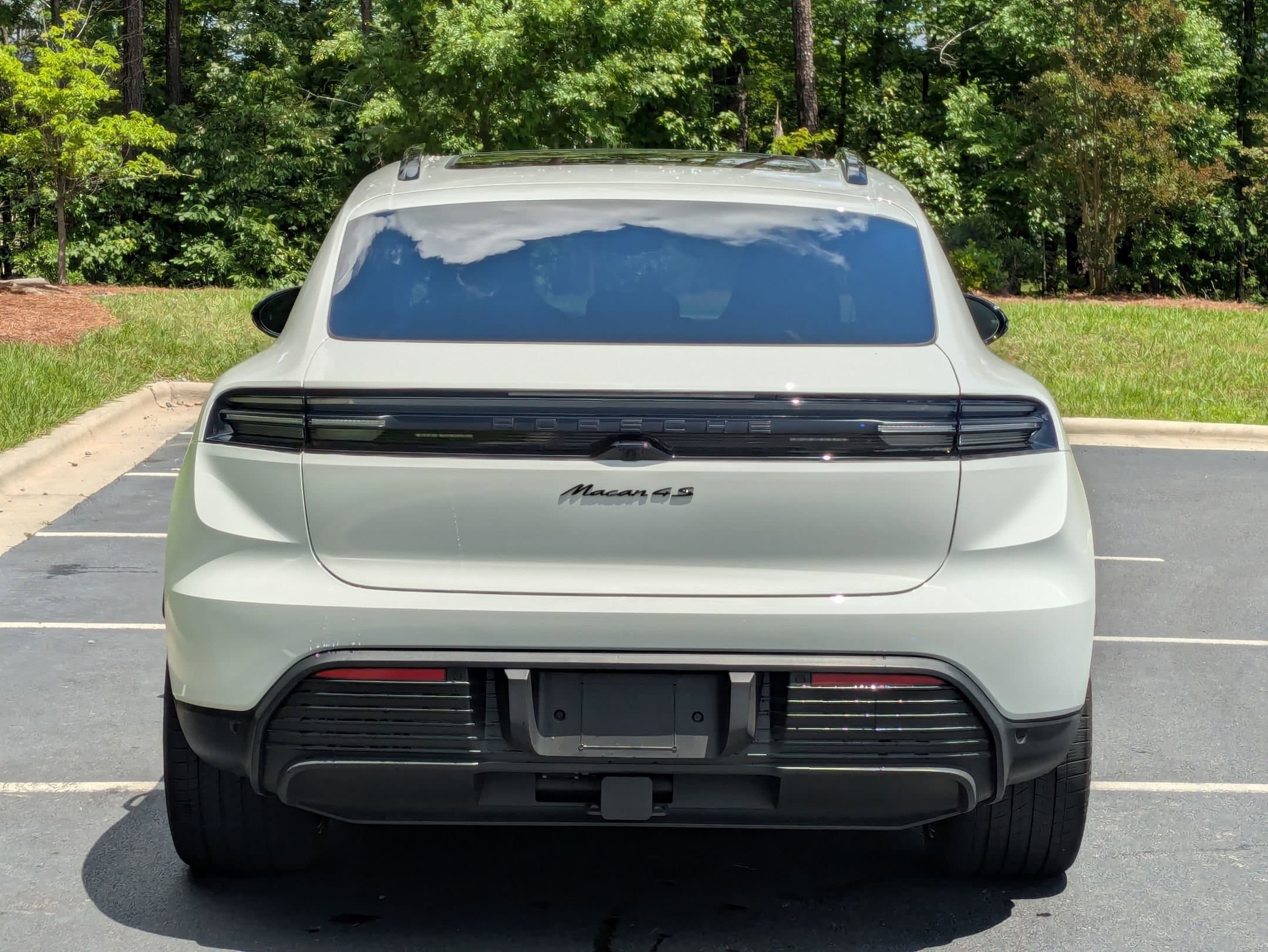 Vehicle photo 20
