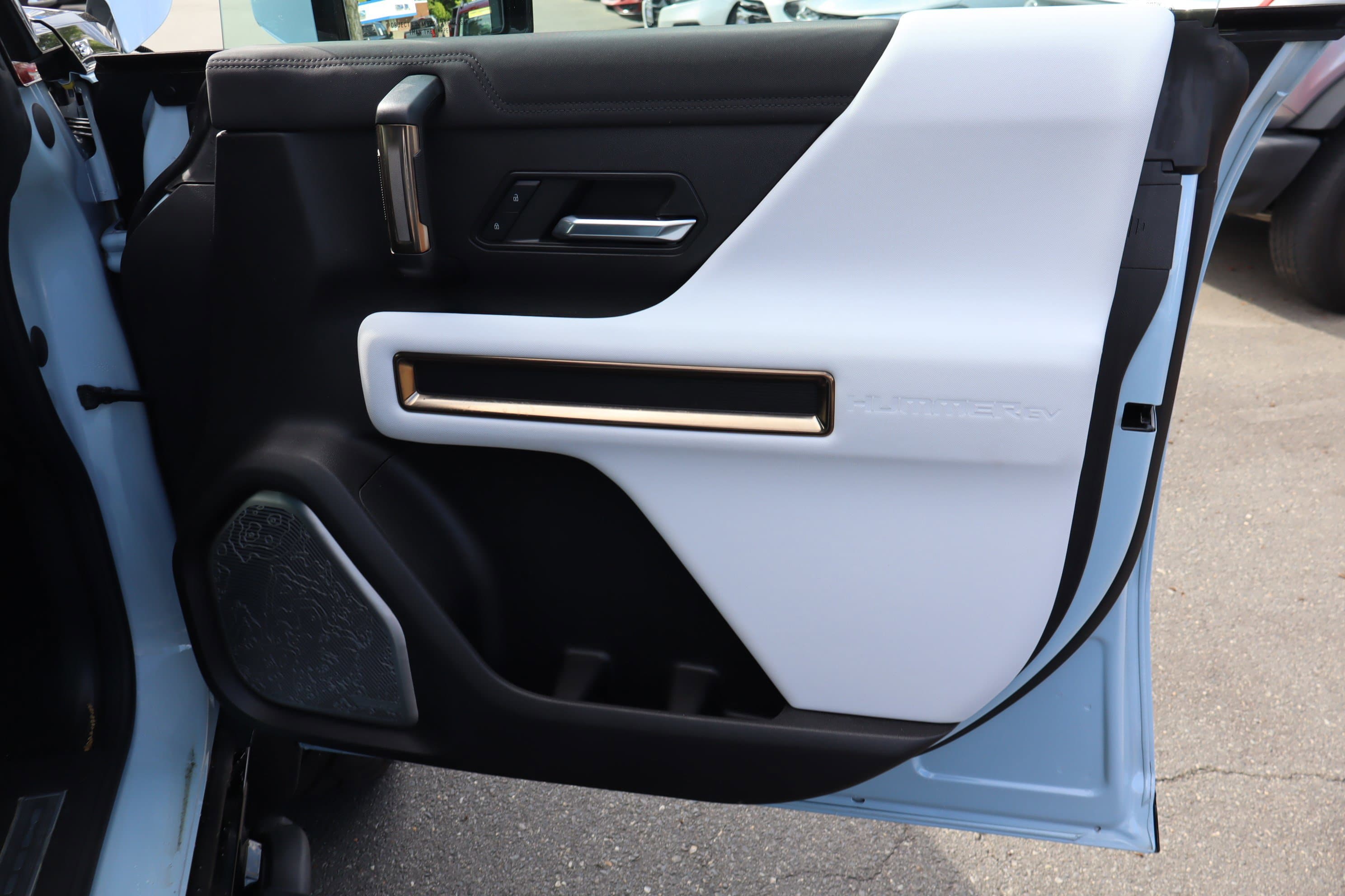 Vehicle photo 38