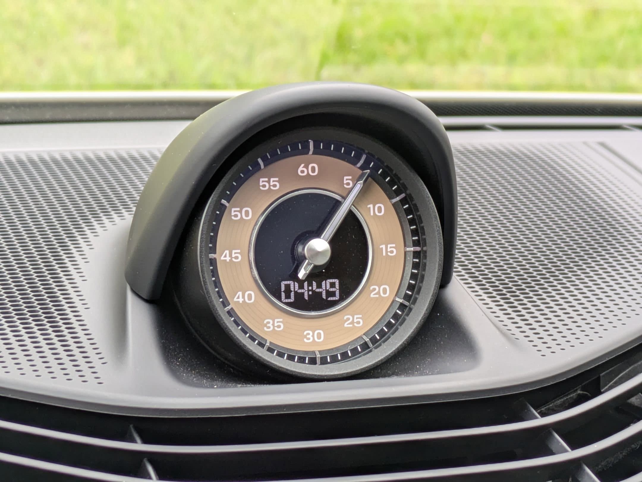 Vehicle photo 12