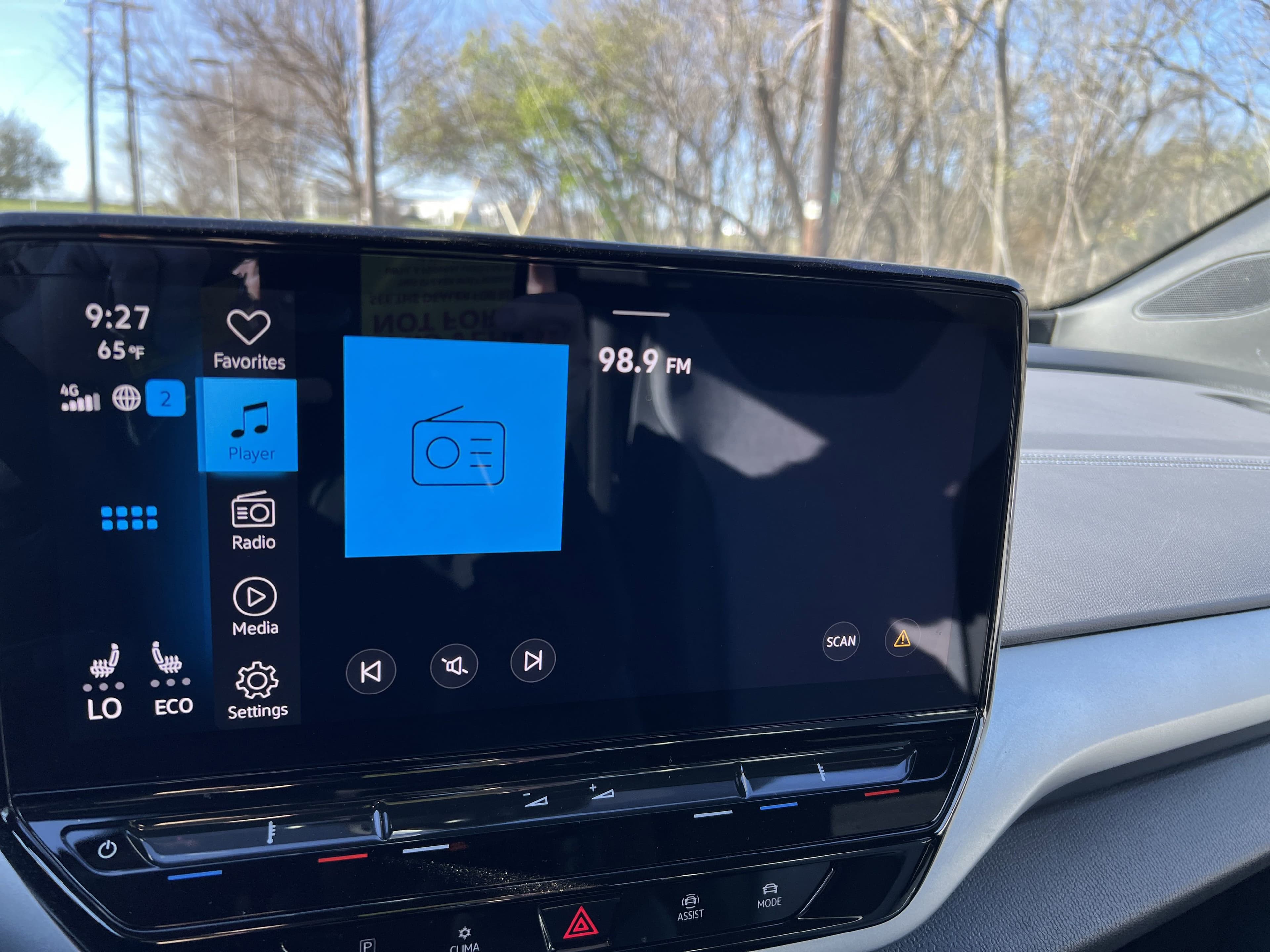 Vehicle photo 20