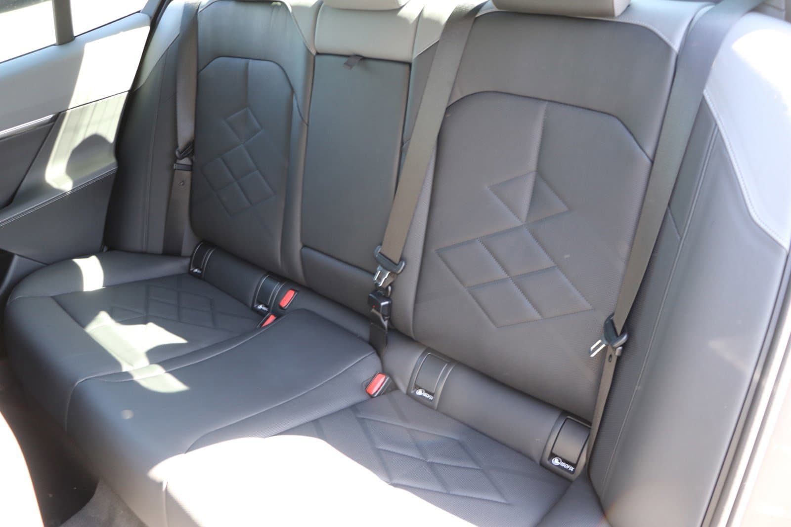 Vehicle photo 34