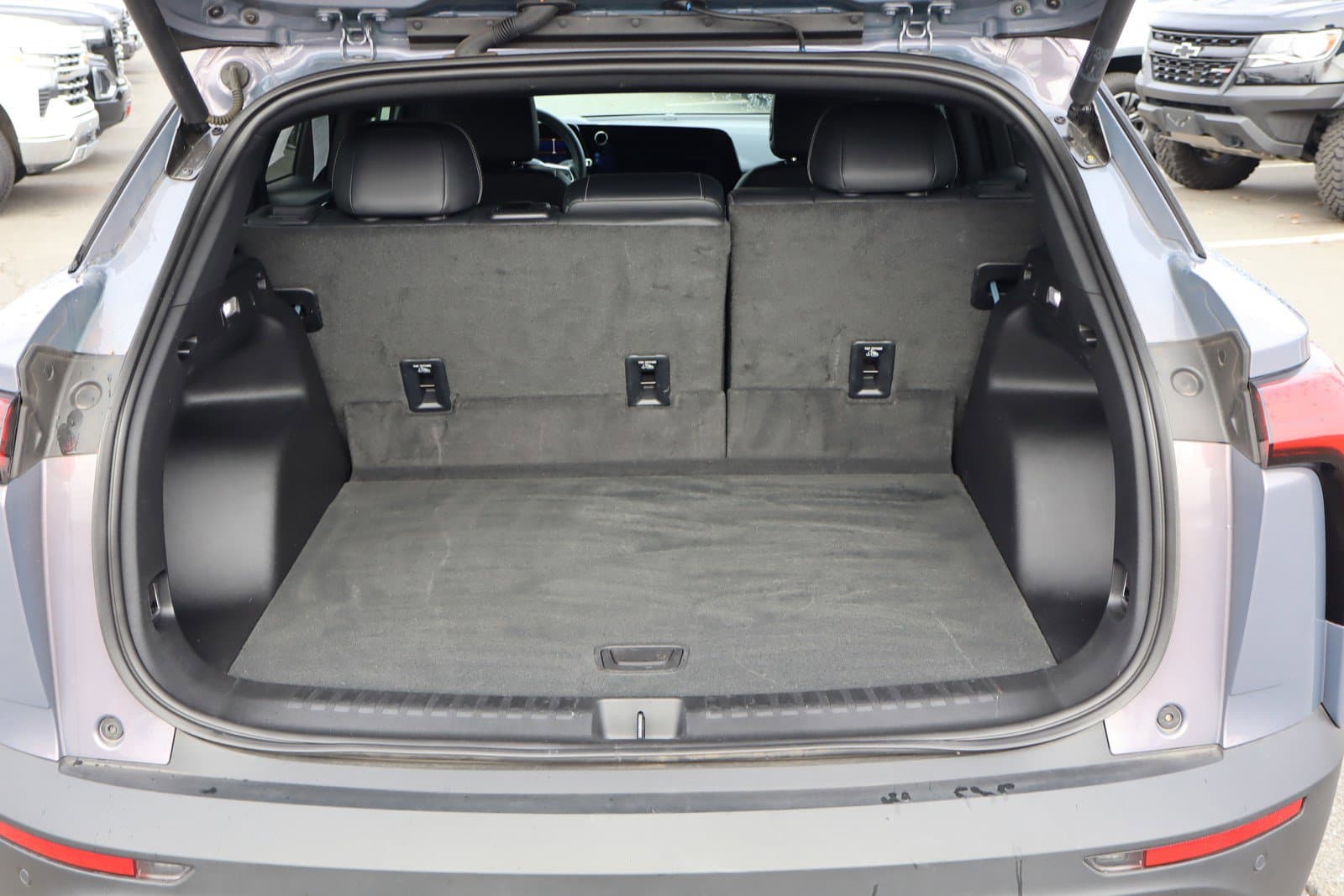 Vehicle photo 31