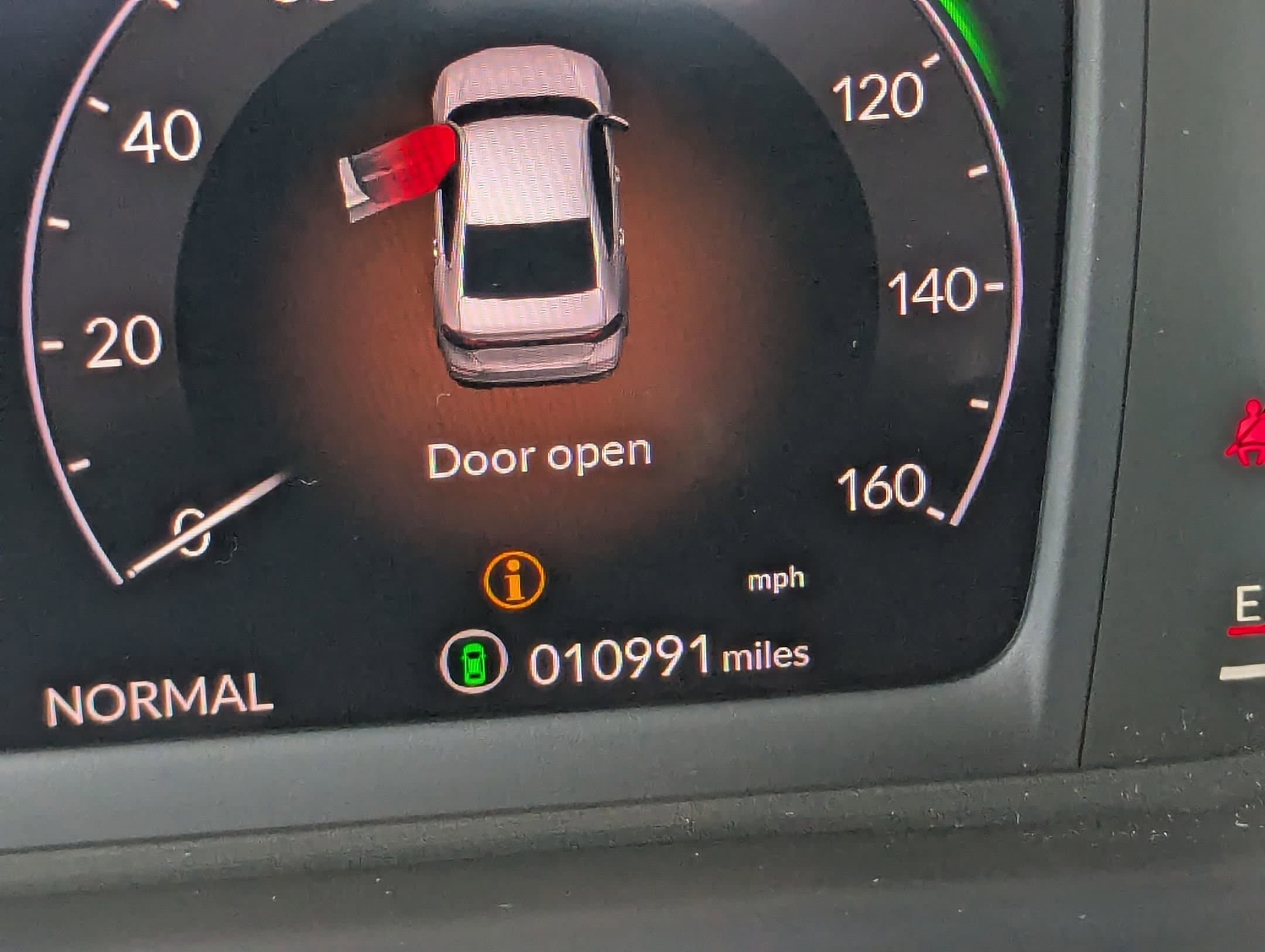 Vehicle photo 19