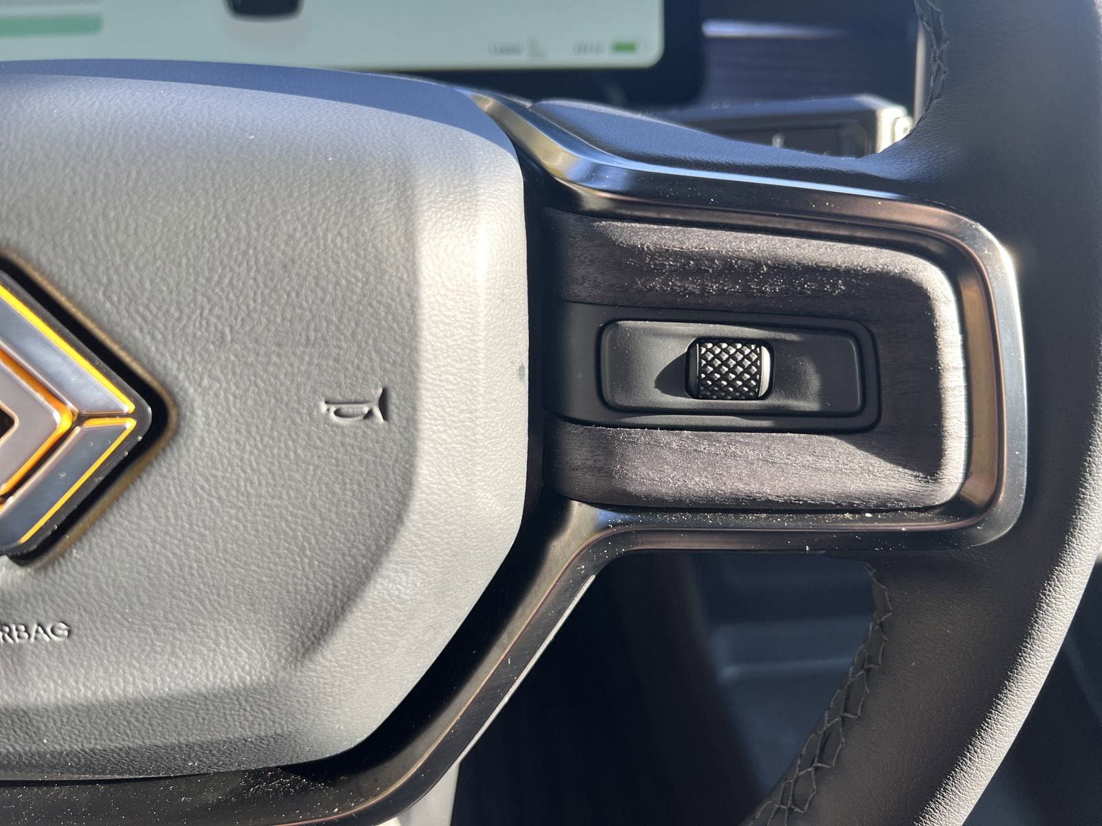 Vehicle photo 18