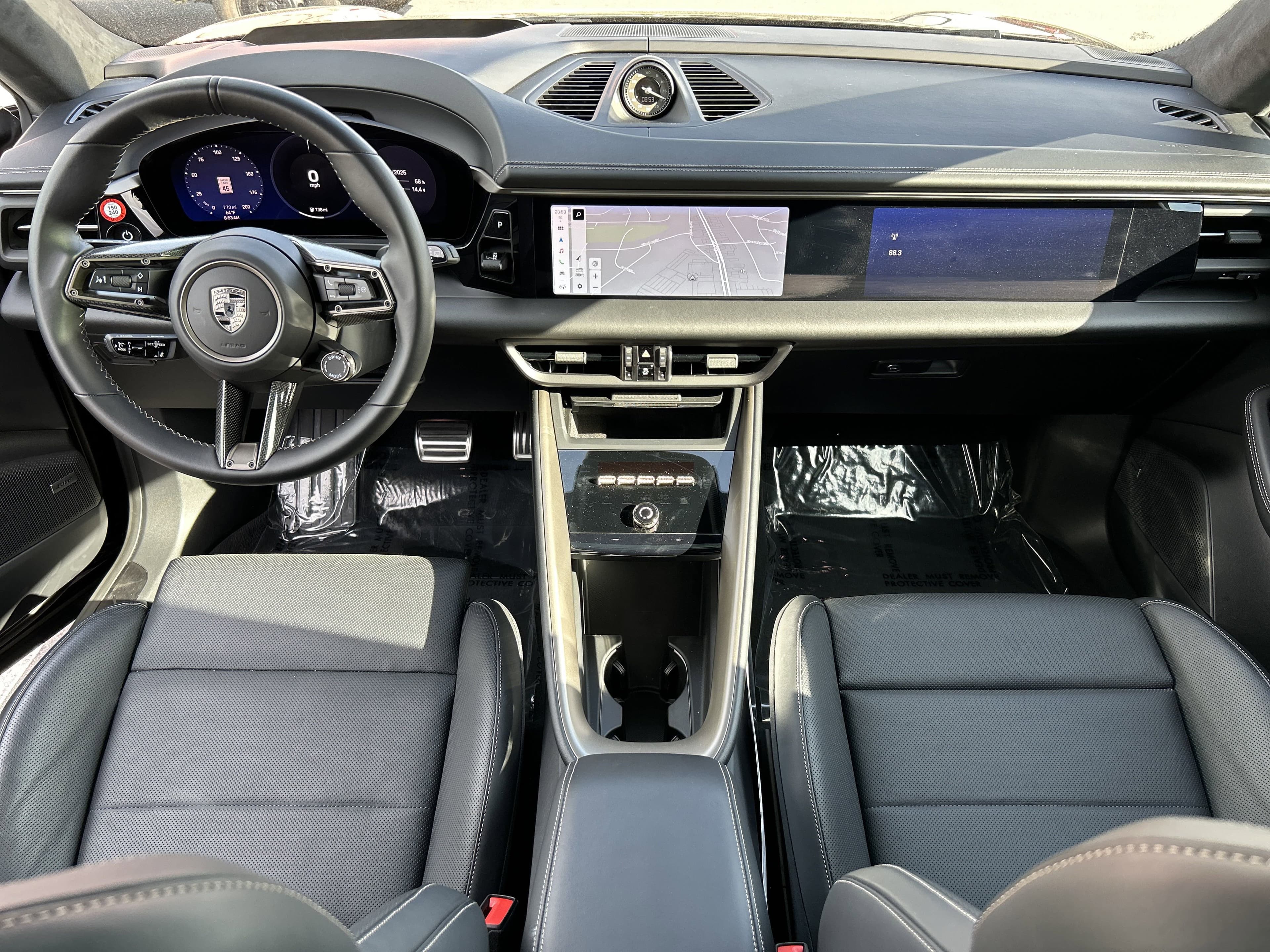 Vehicle photo 12