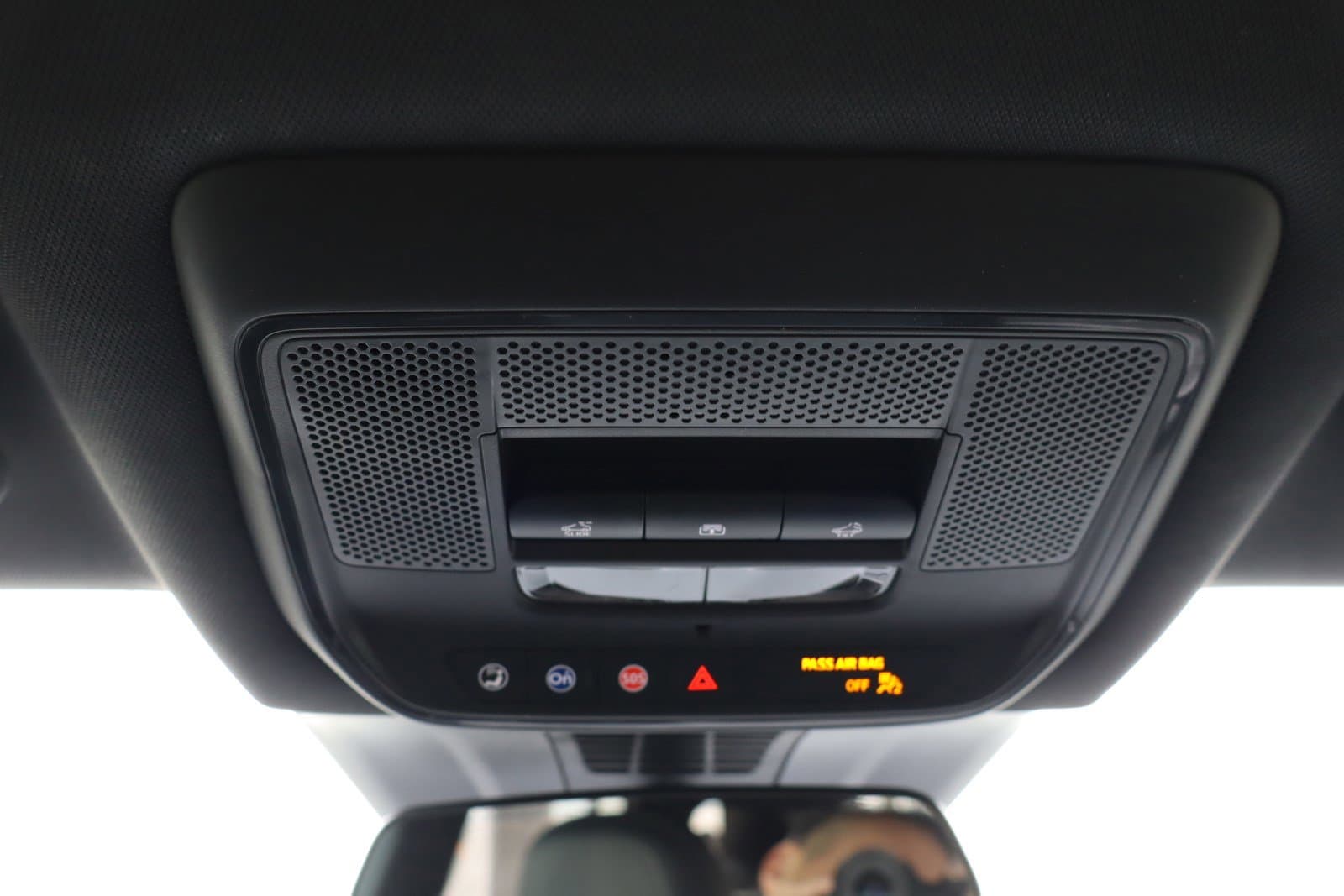 Vehicle photo 28