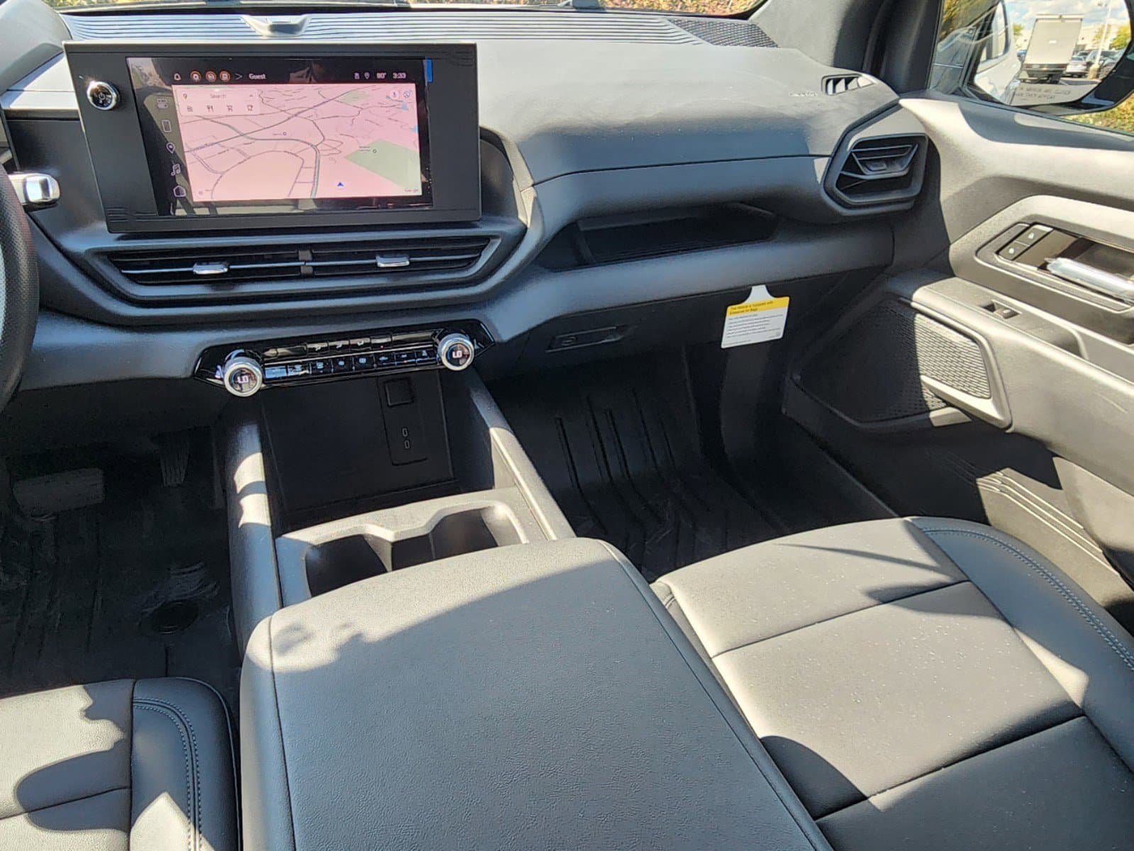 Vehicle photo 19