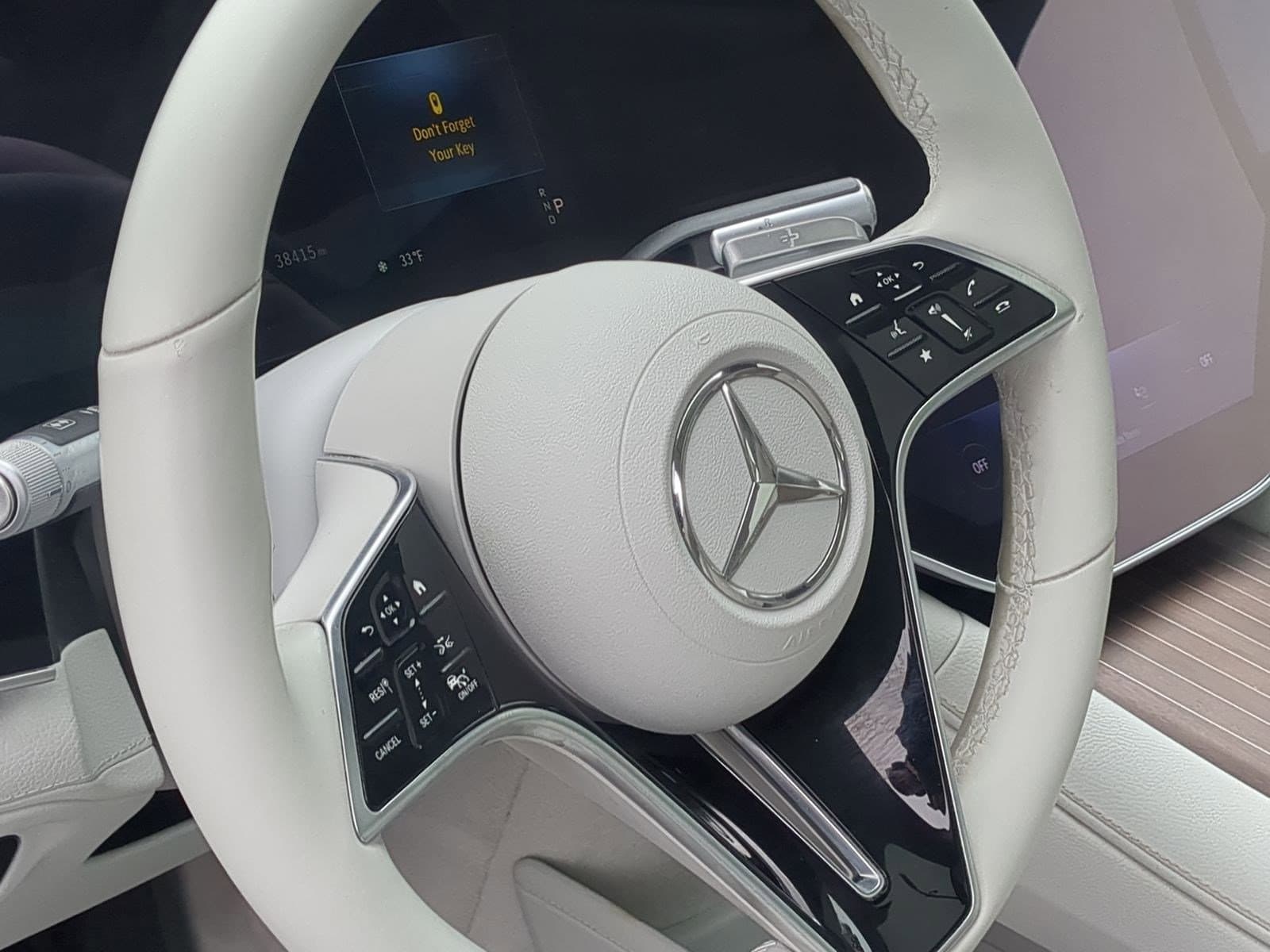Vehicle photo 16