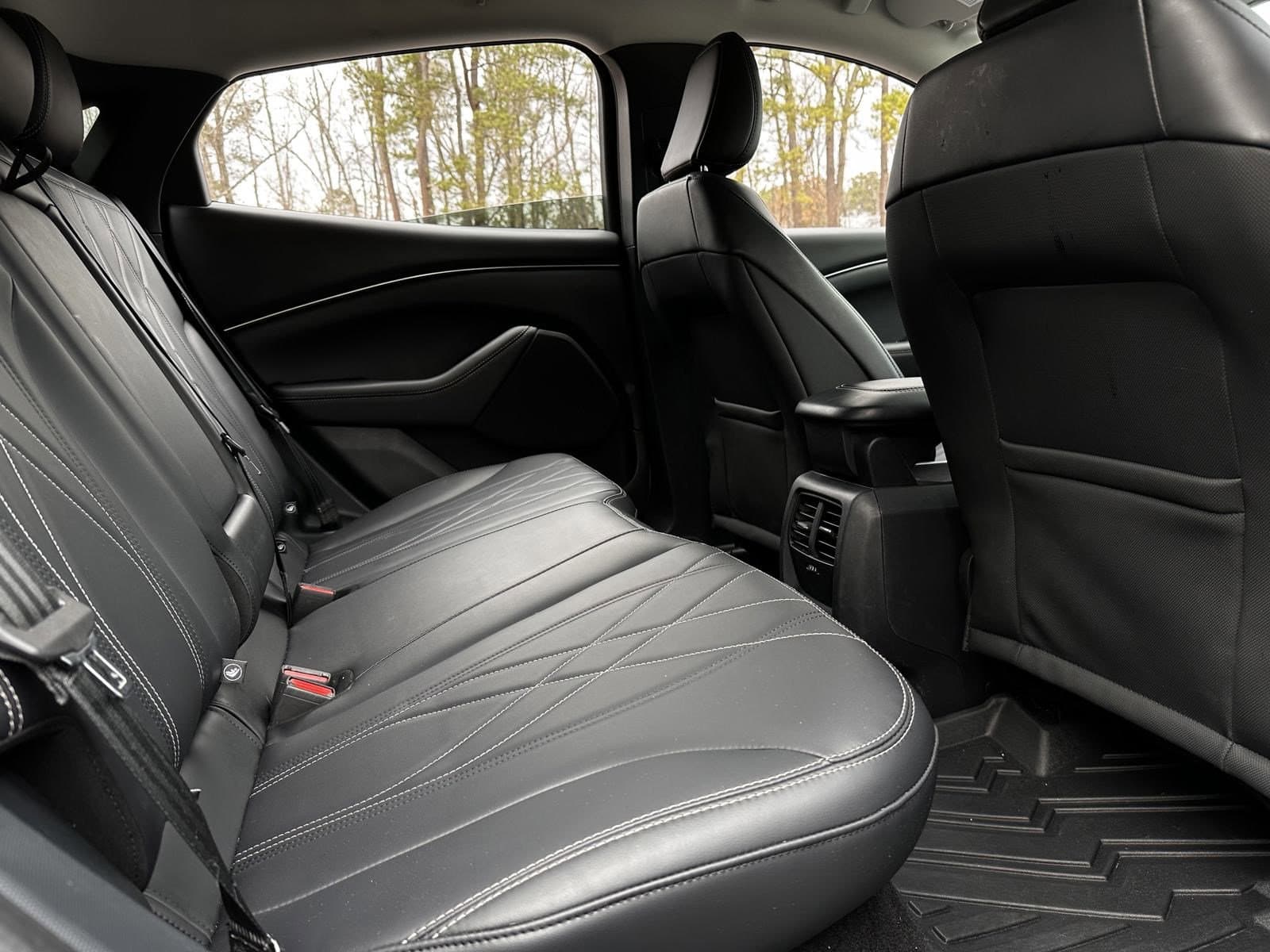 Vehicle photo 27