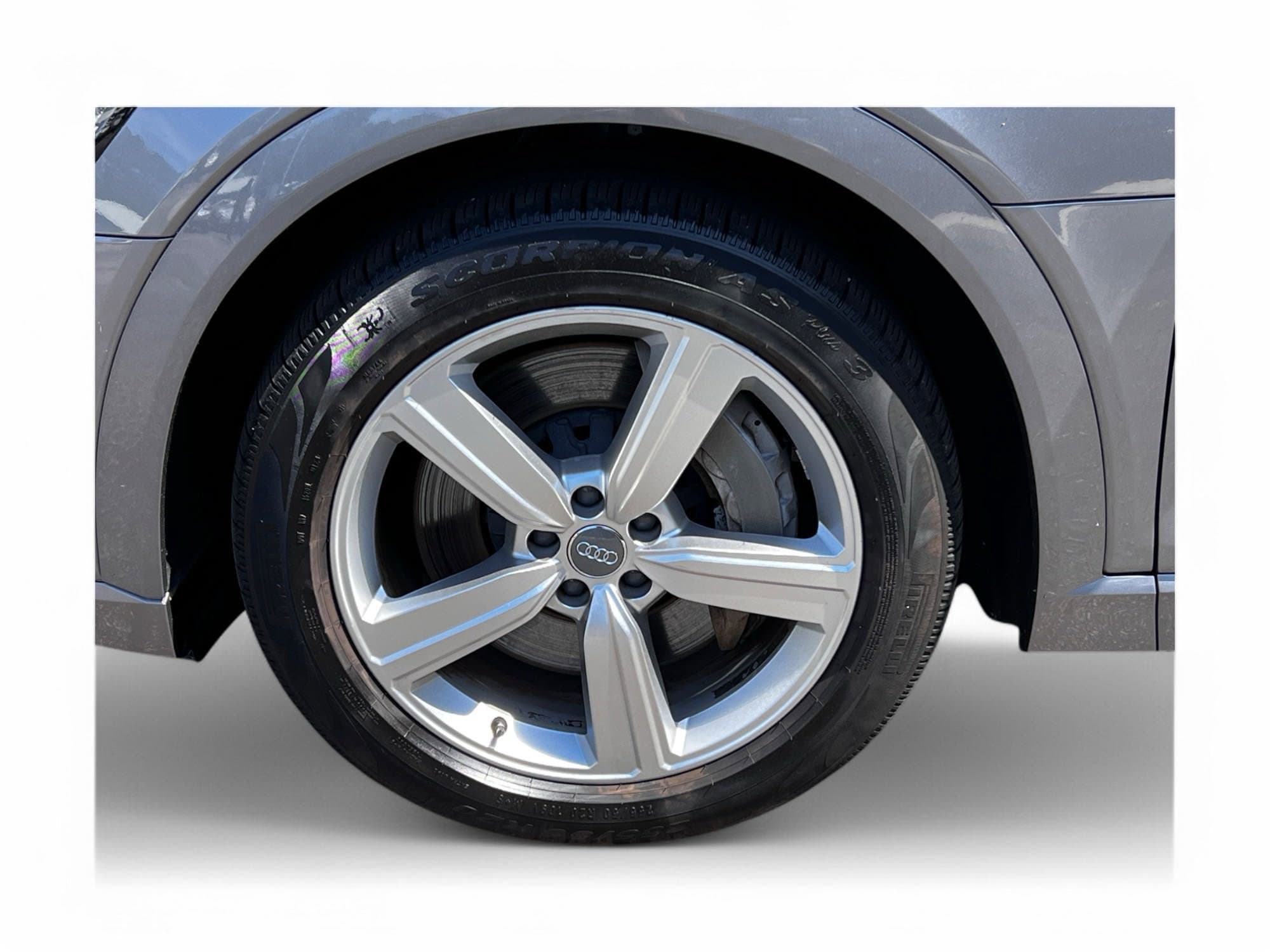Vehicle photo 11