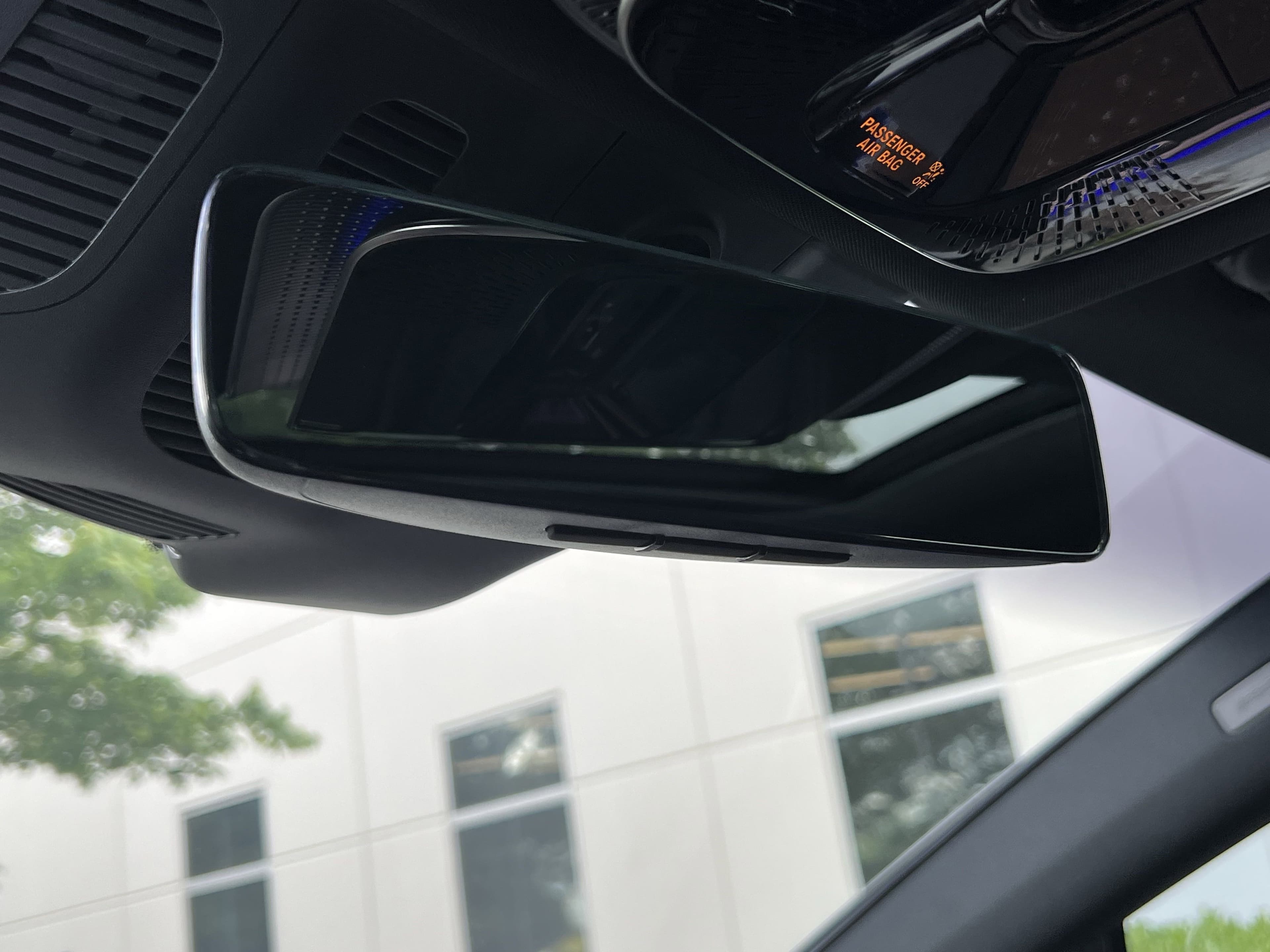 Vehicle photo 25