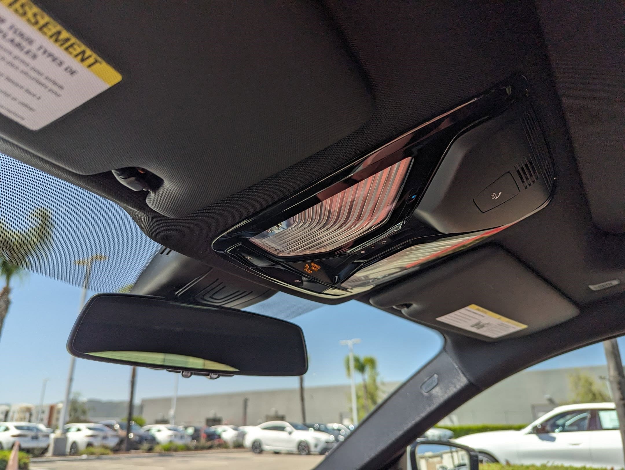 Vehicle photo 26