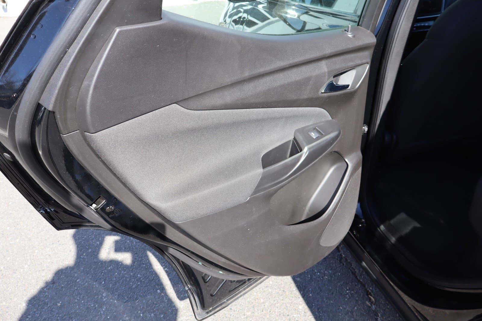 Vehicle photo 28
