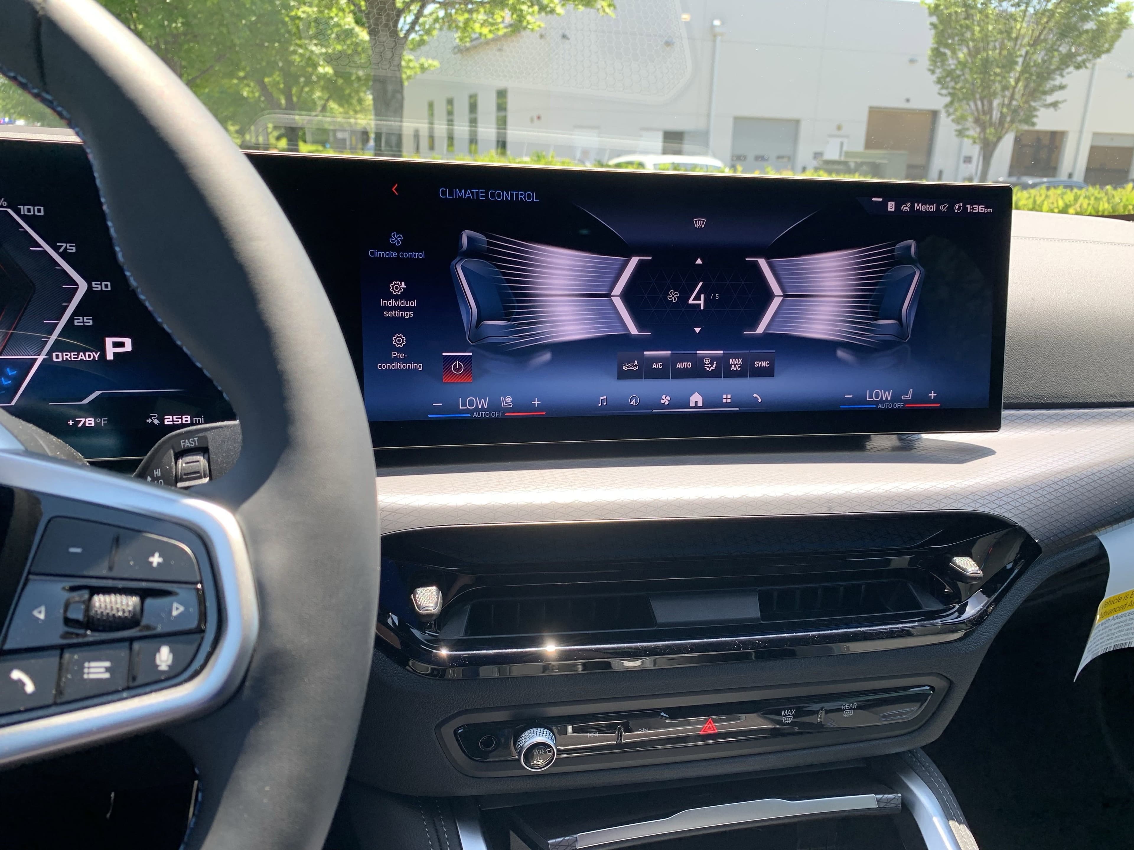Vehicle photo 22
