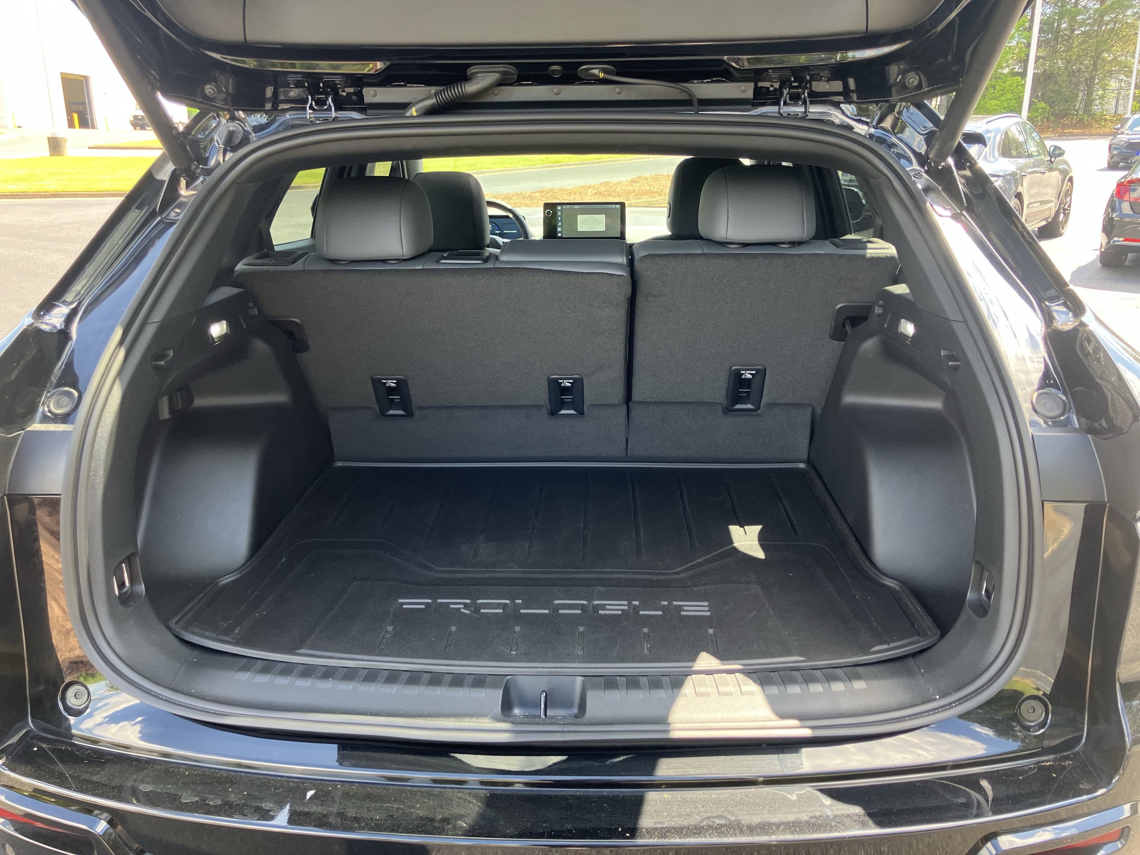 Vehicle photo 34