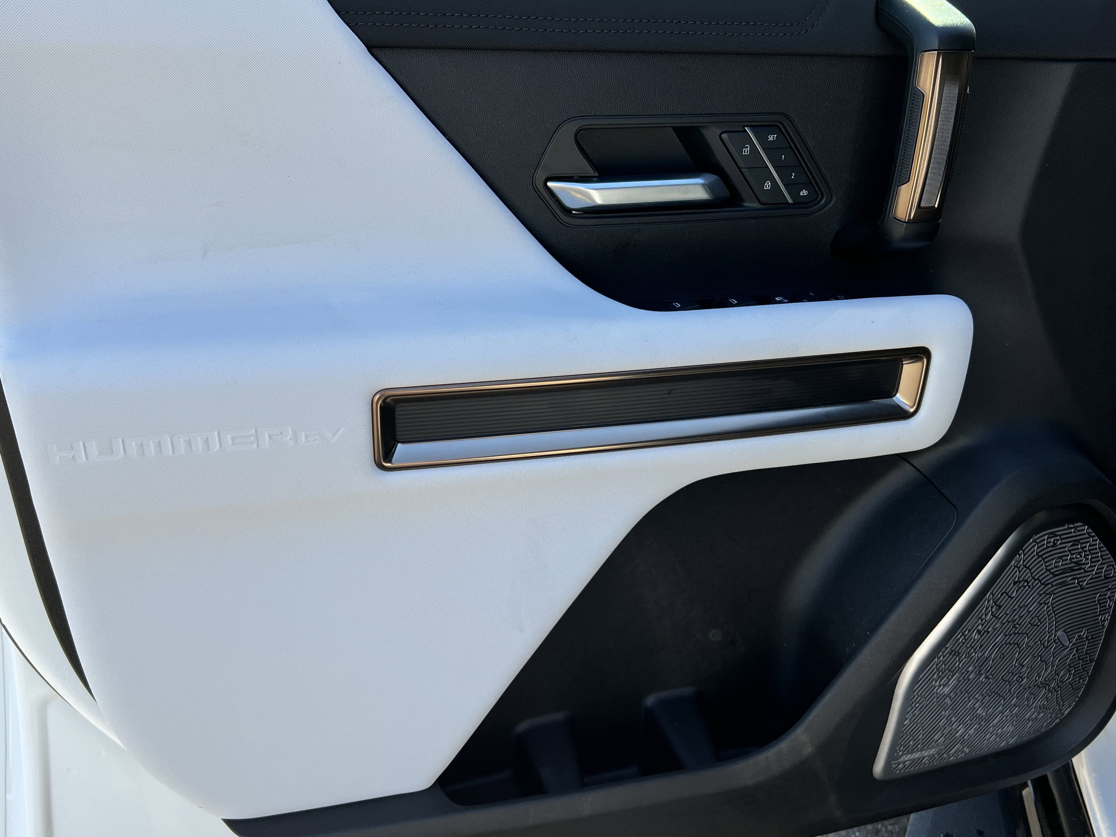 Vehicle photo 12