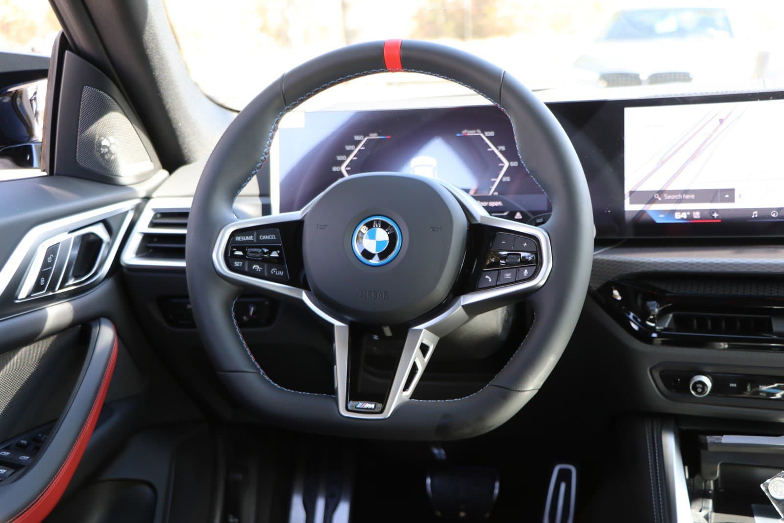 Vehicle photo 27