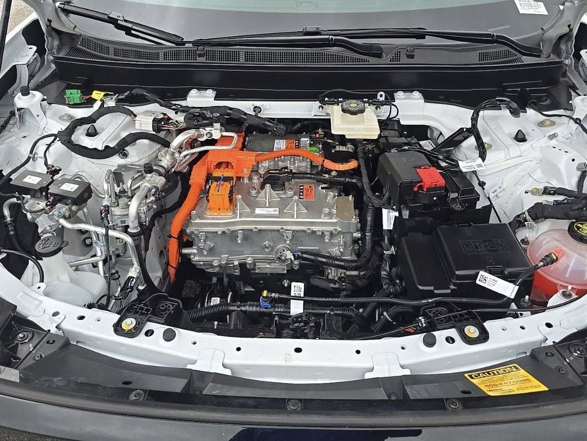 Vehicle photo 28