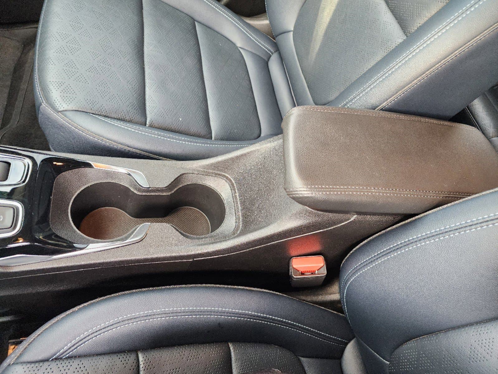 Vehicle photo 32