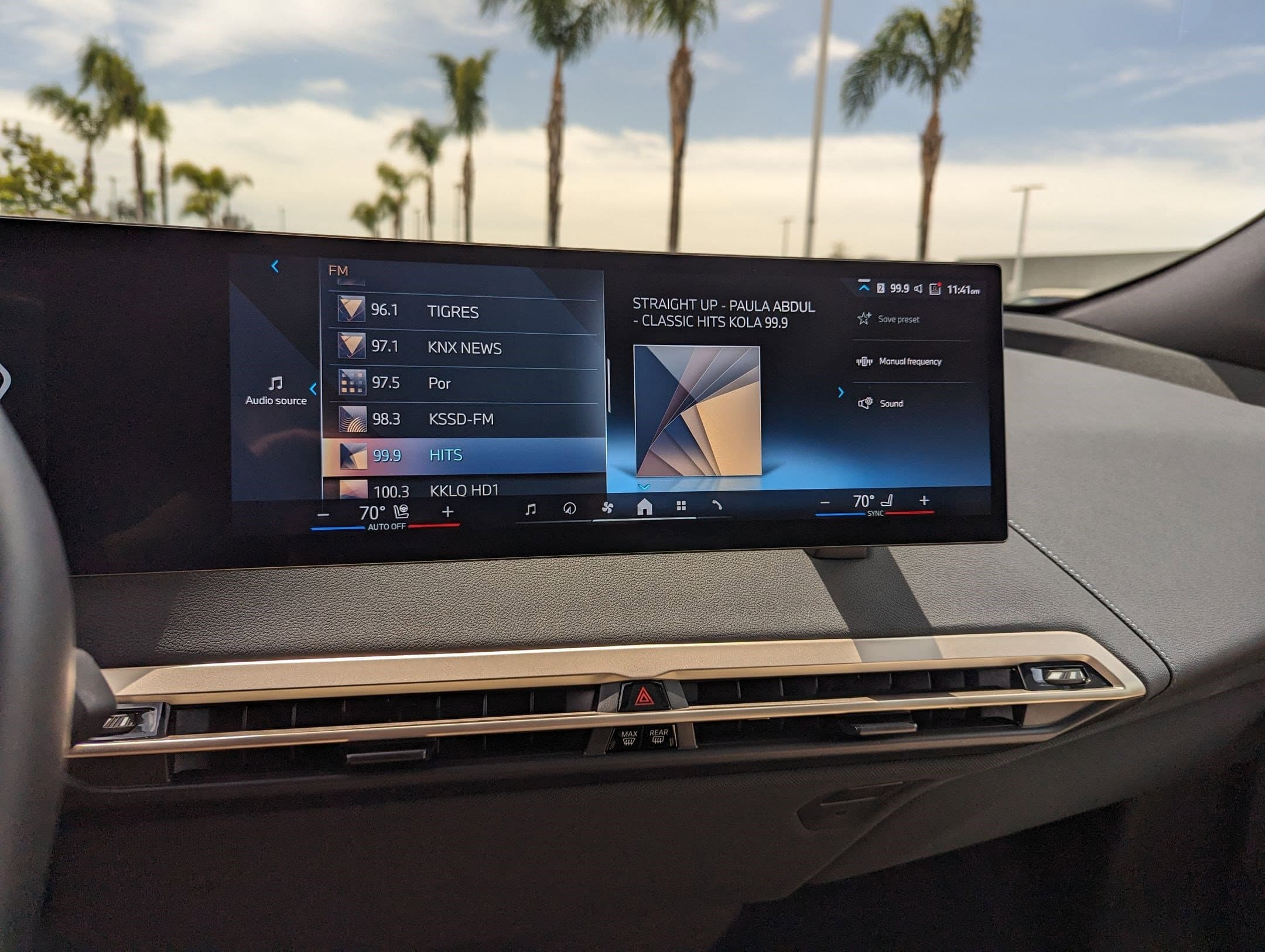 Vehicle photo 22
