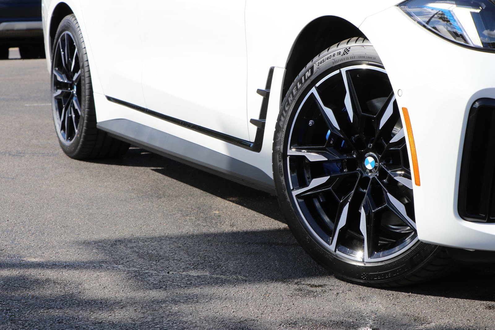 Vehicle photo 2