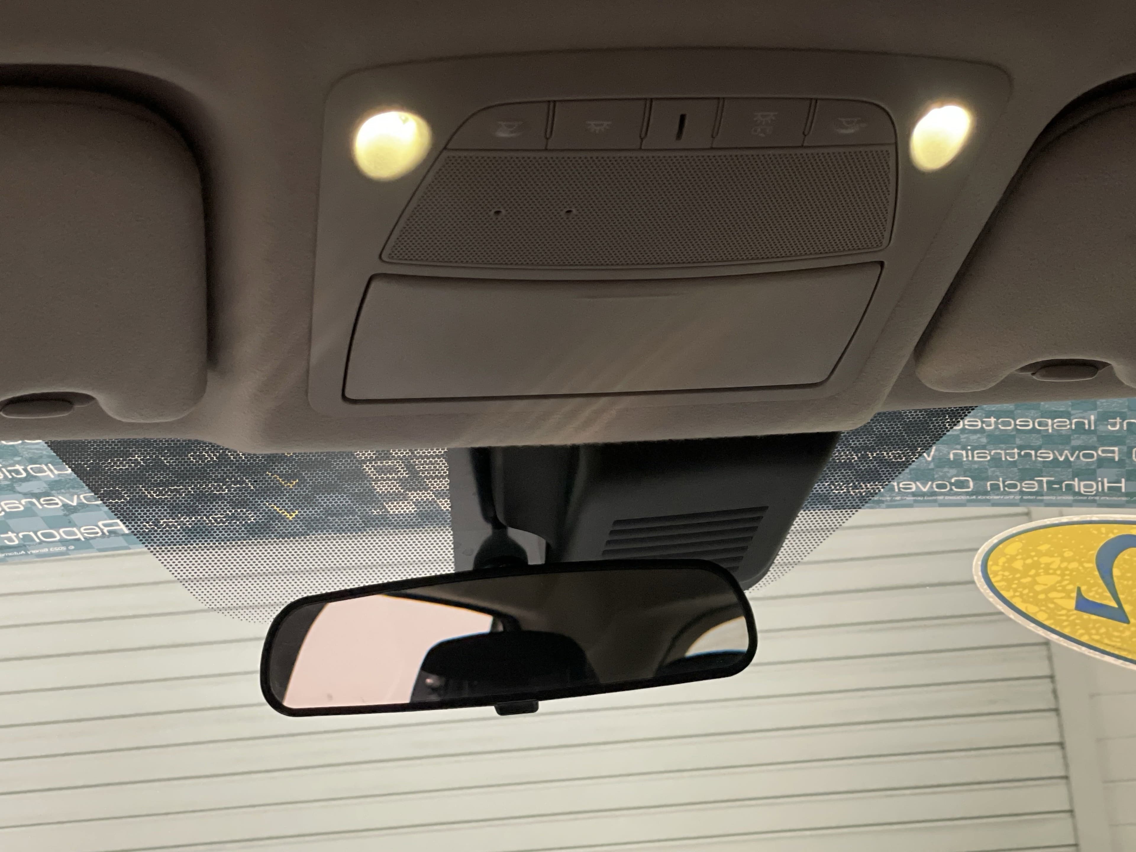 Vehicle photo 25