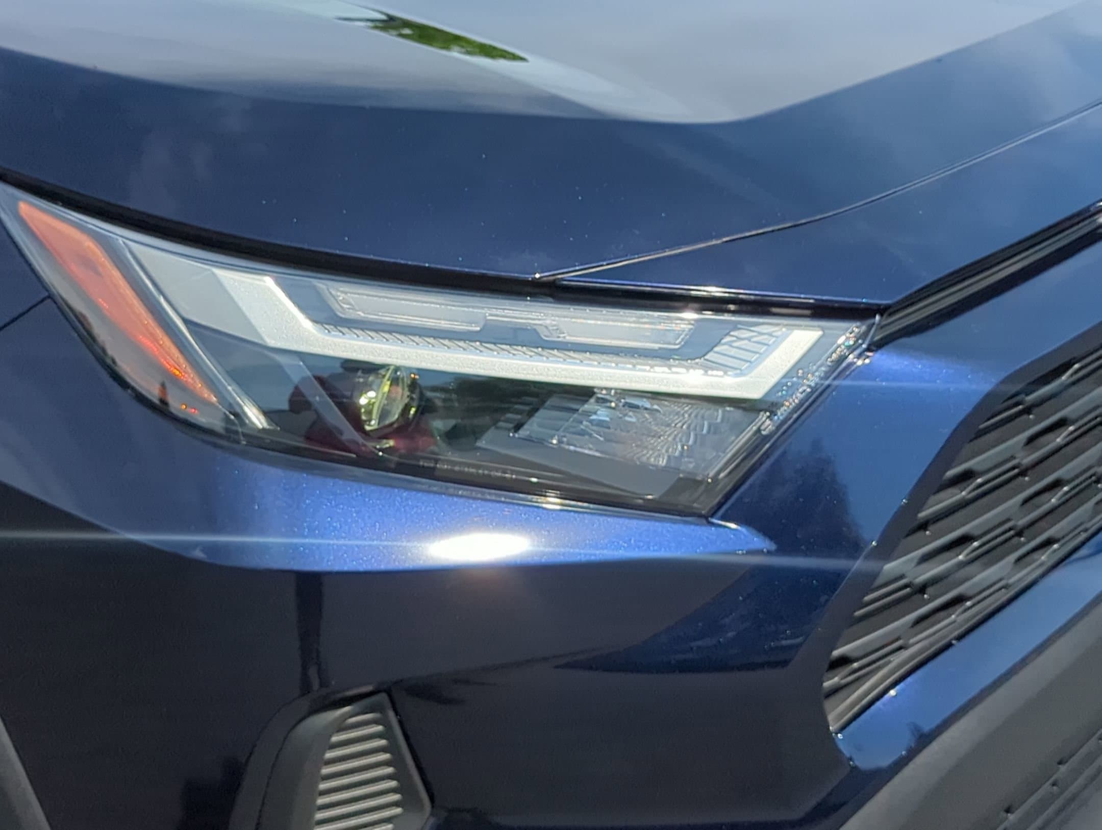 Vehicle photo 9