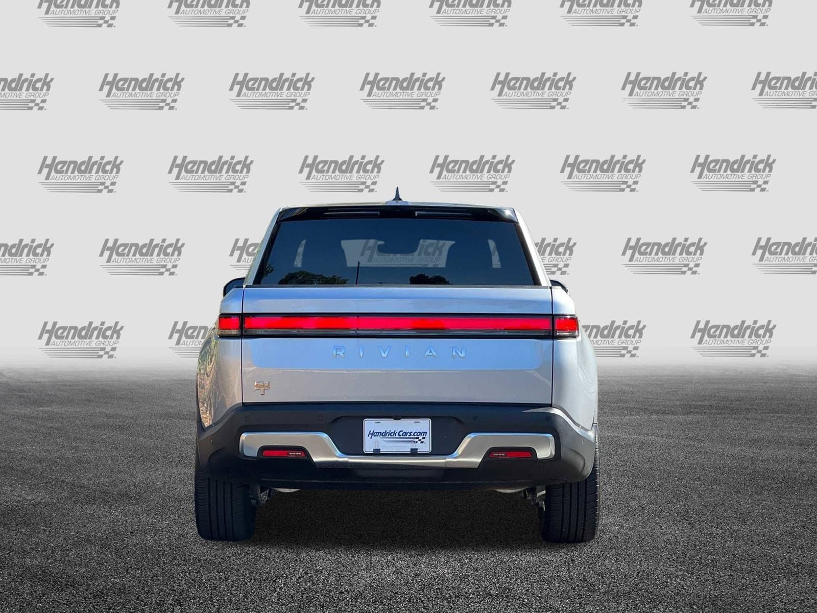 Vehicle photo 4