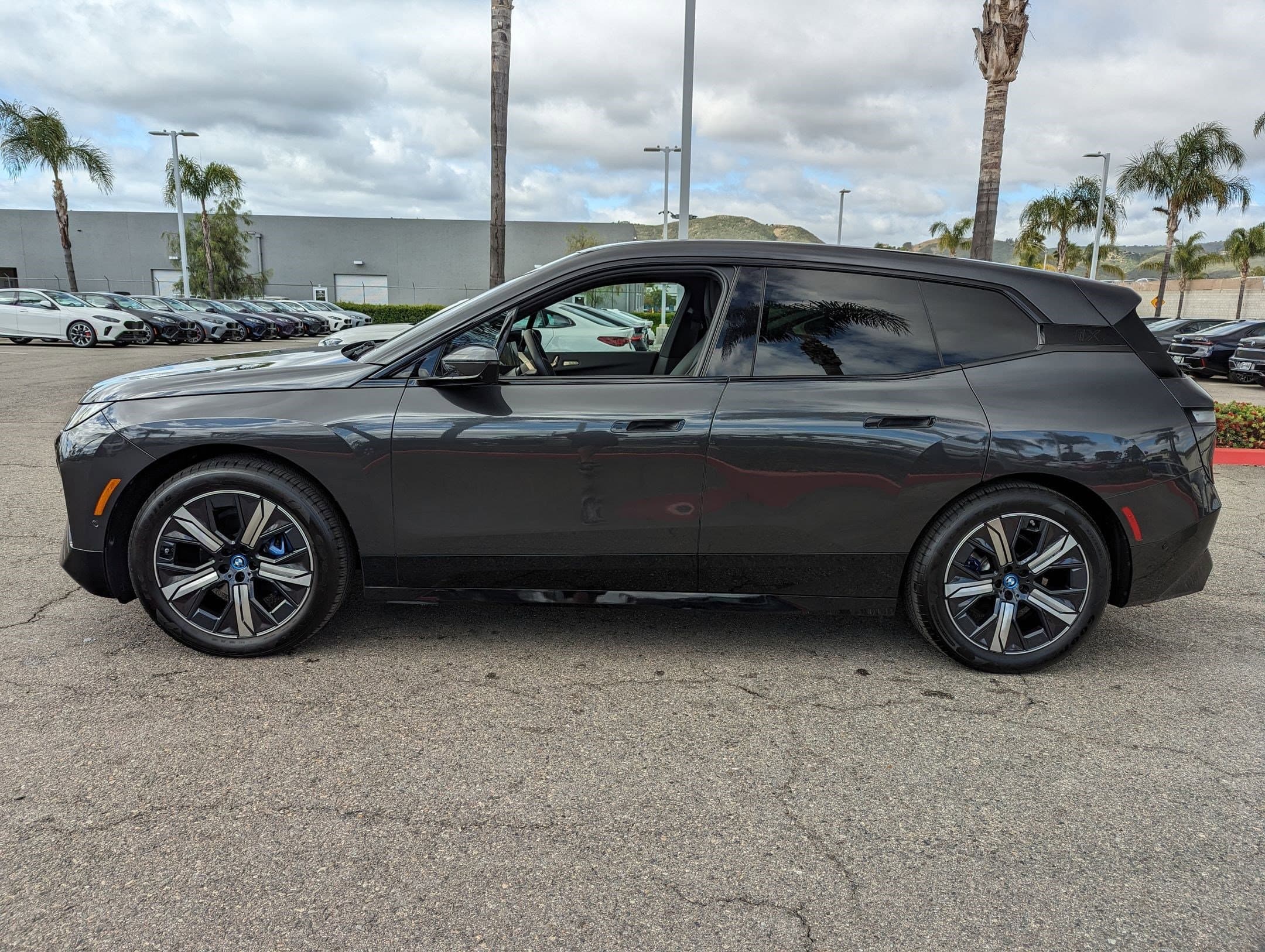 Vehicle photo 5