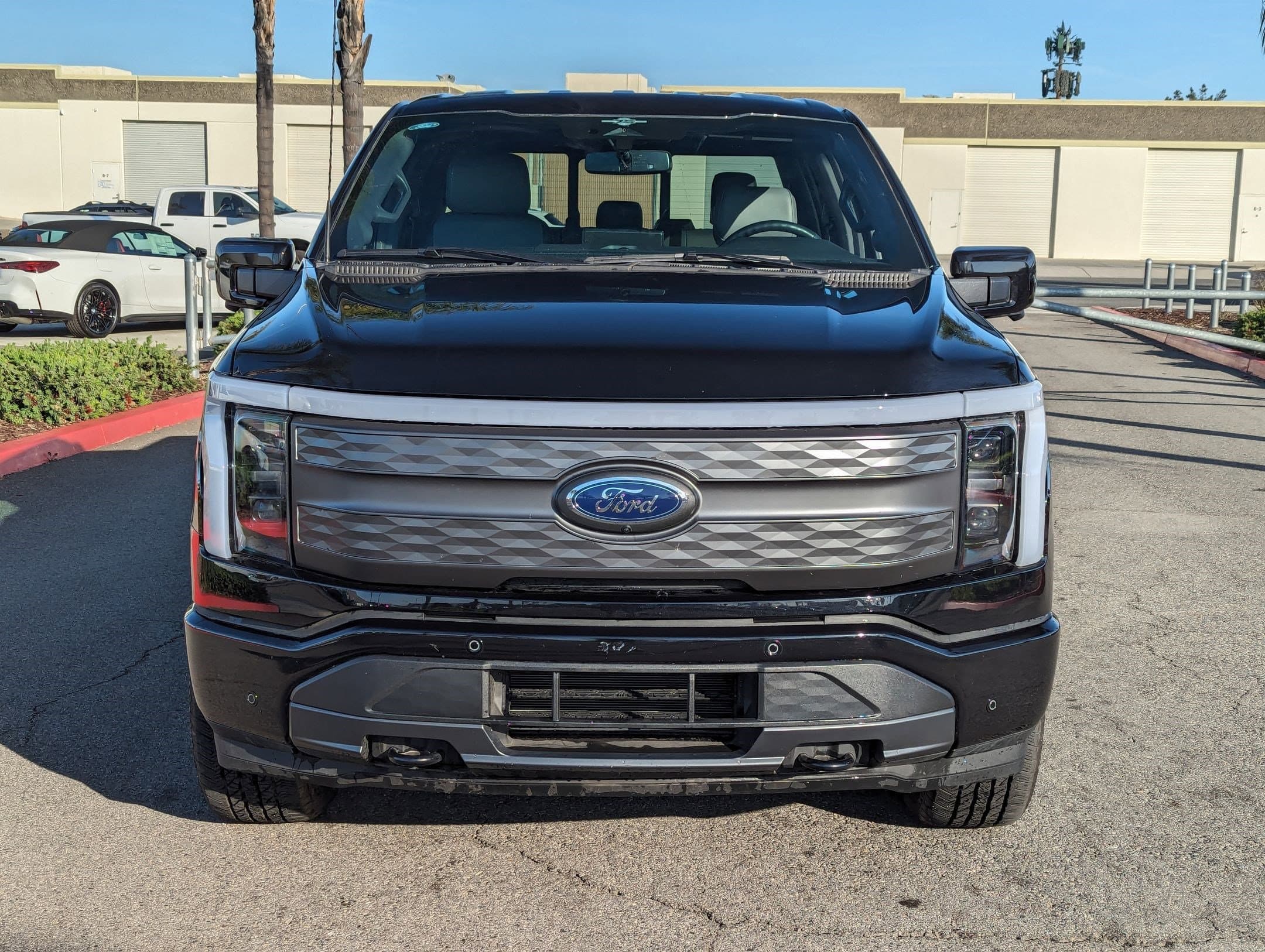 Vehicle photo 2