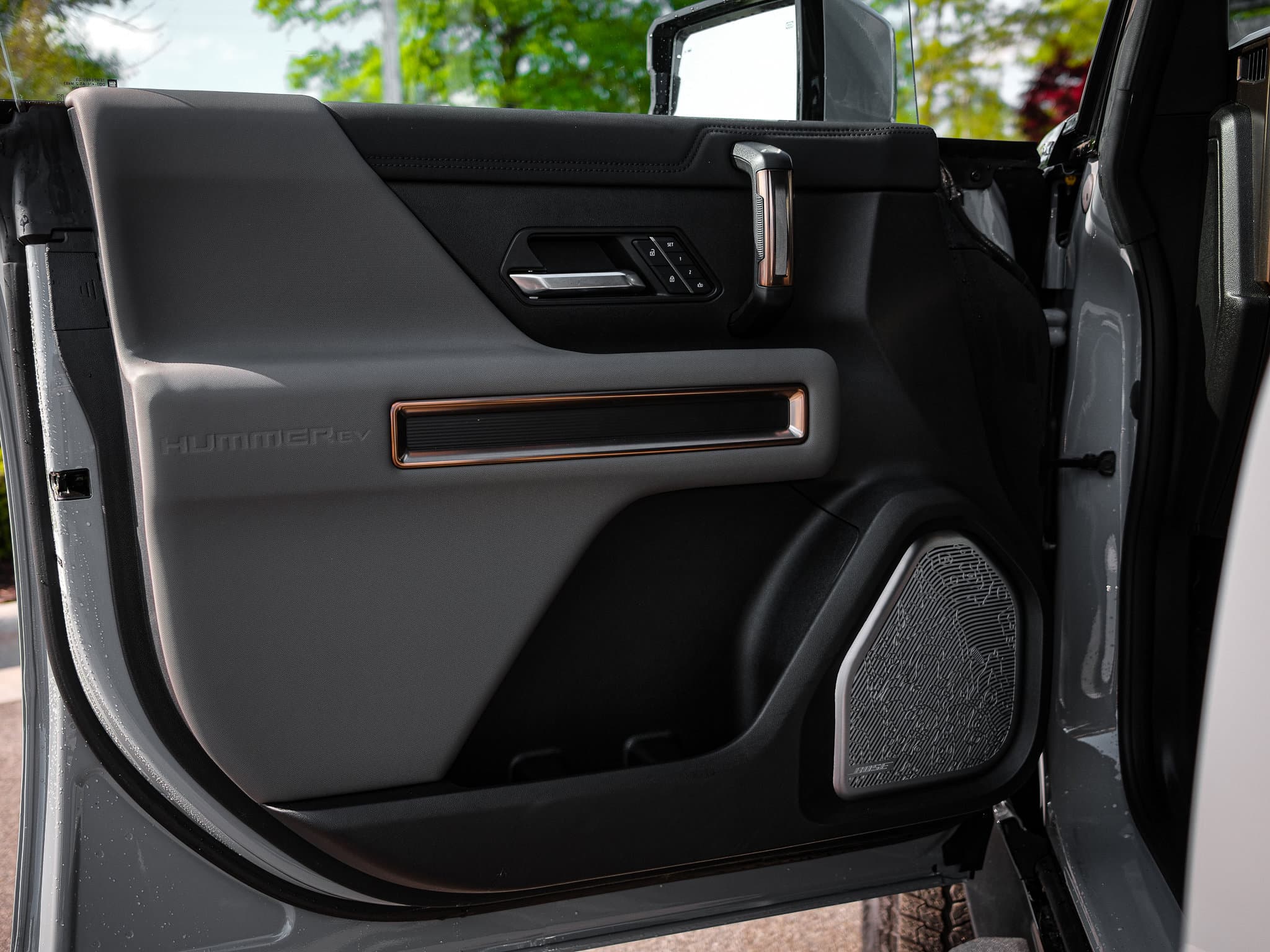 Vehicle photo 12